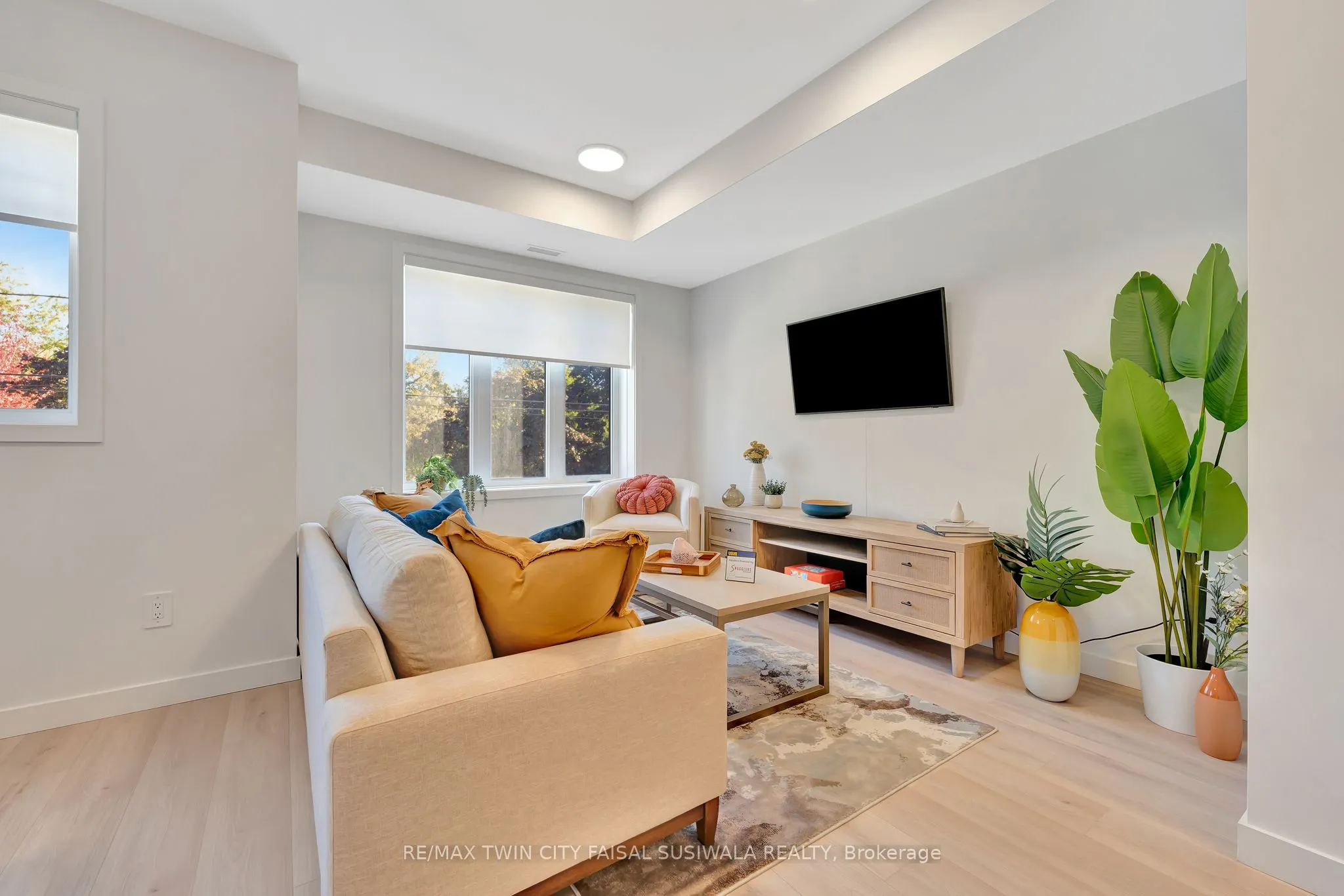 33 MILL Street, #33