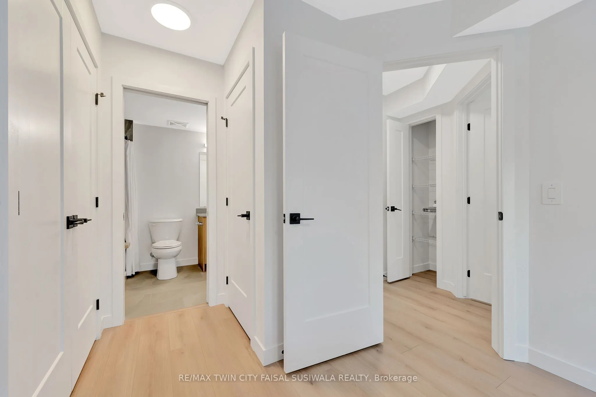 33 MILL Street, #33