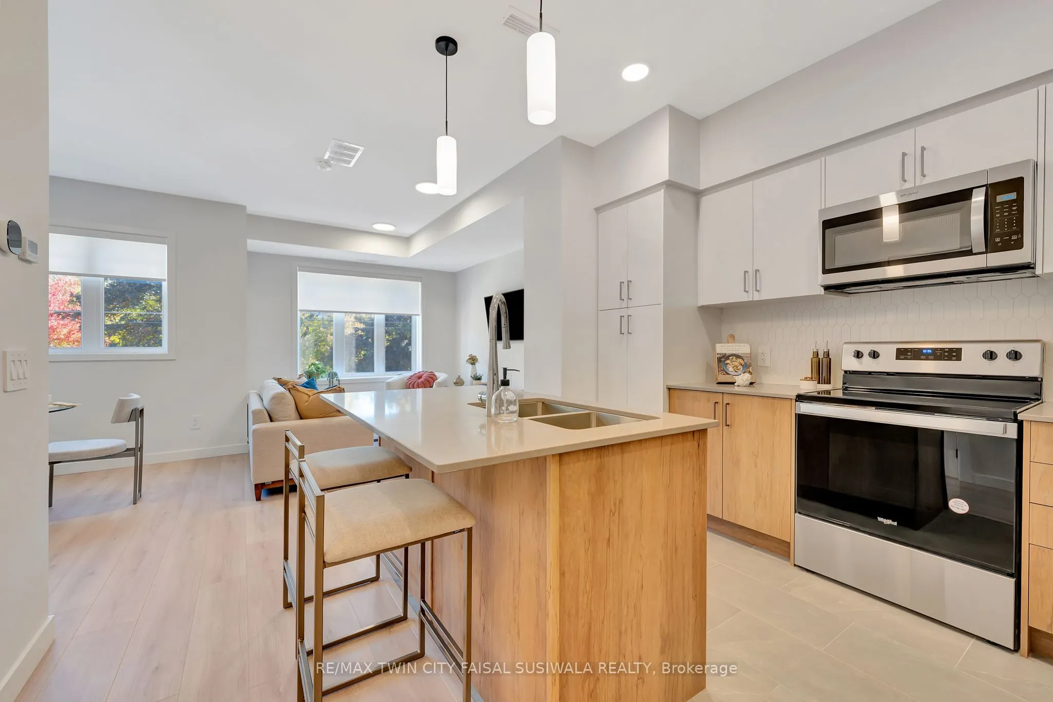 33 MILL Street, #33