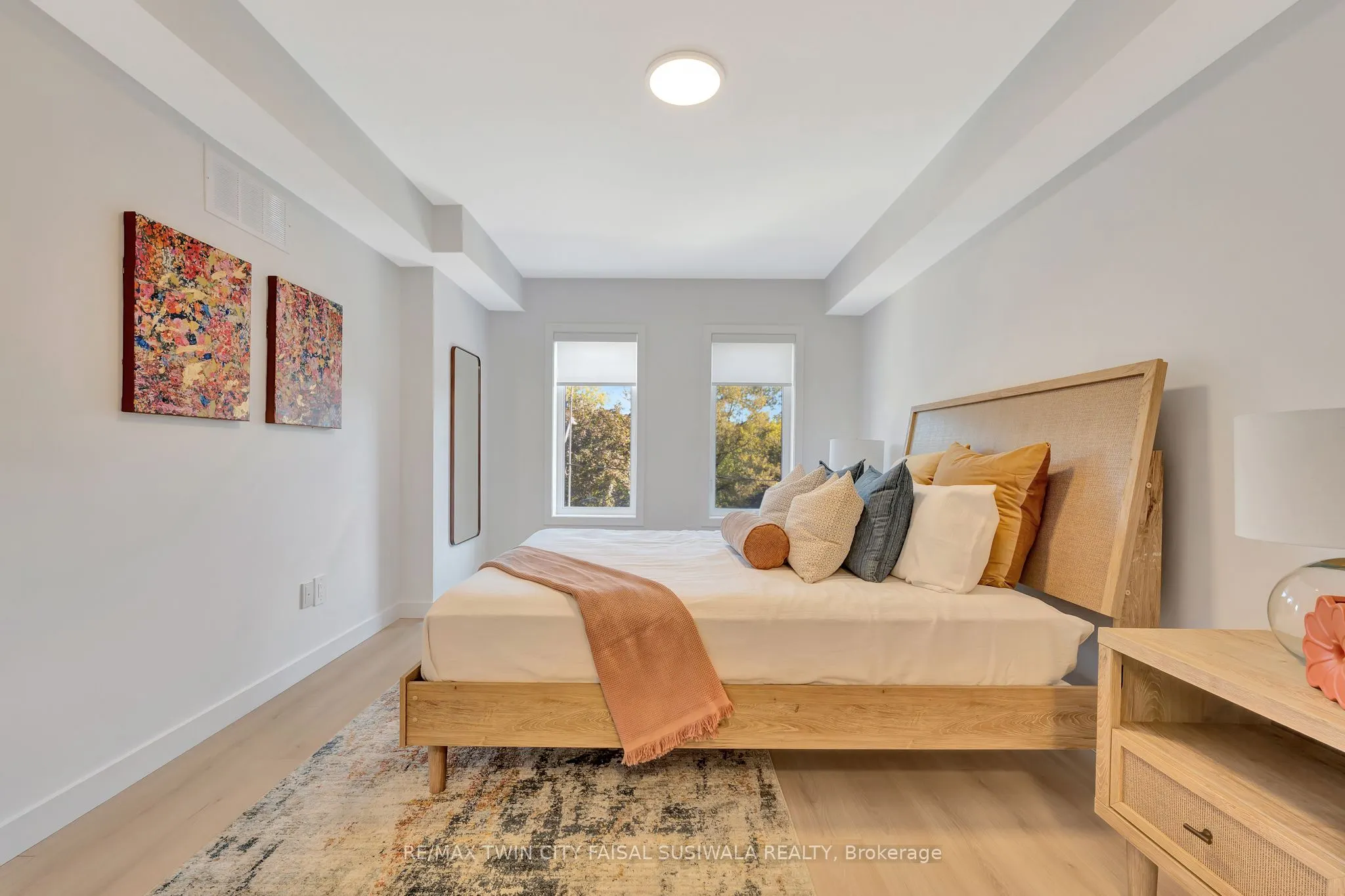 33 MILL Street, #33