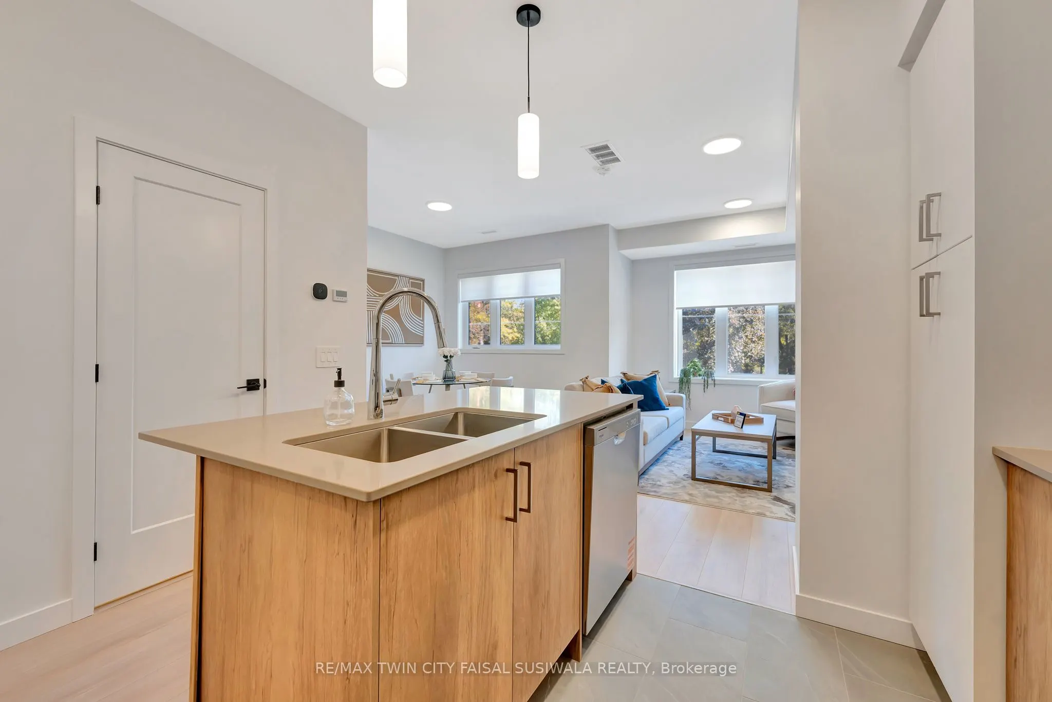 33 MILL Street, #33