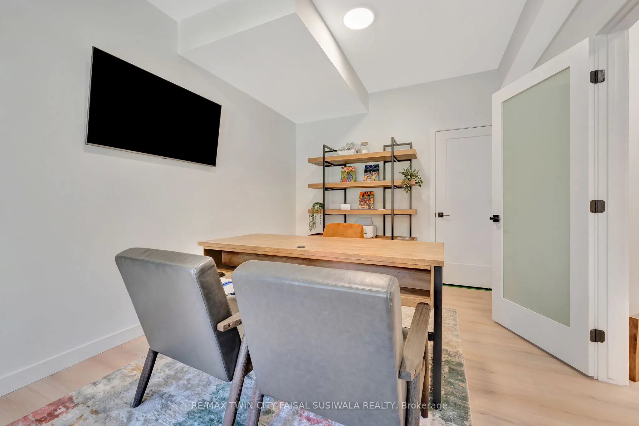 33 MILL Street, #33