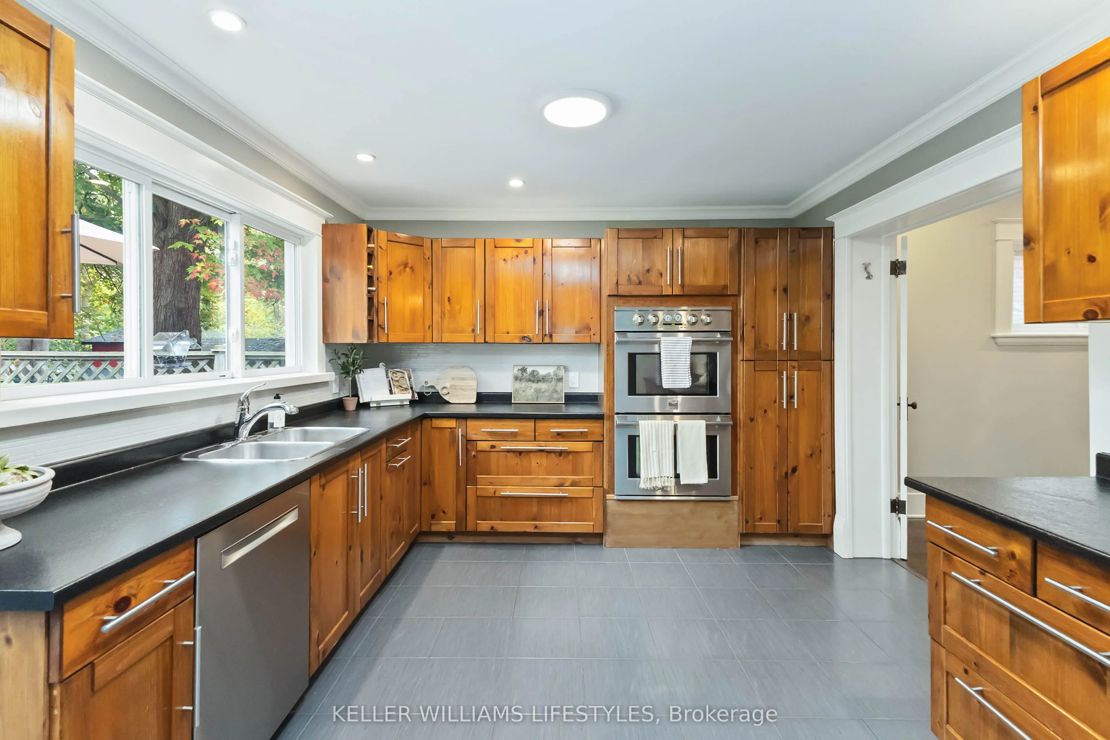 17 Erie Avenue