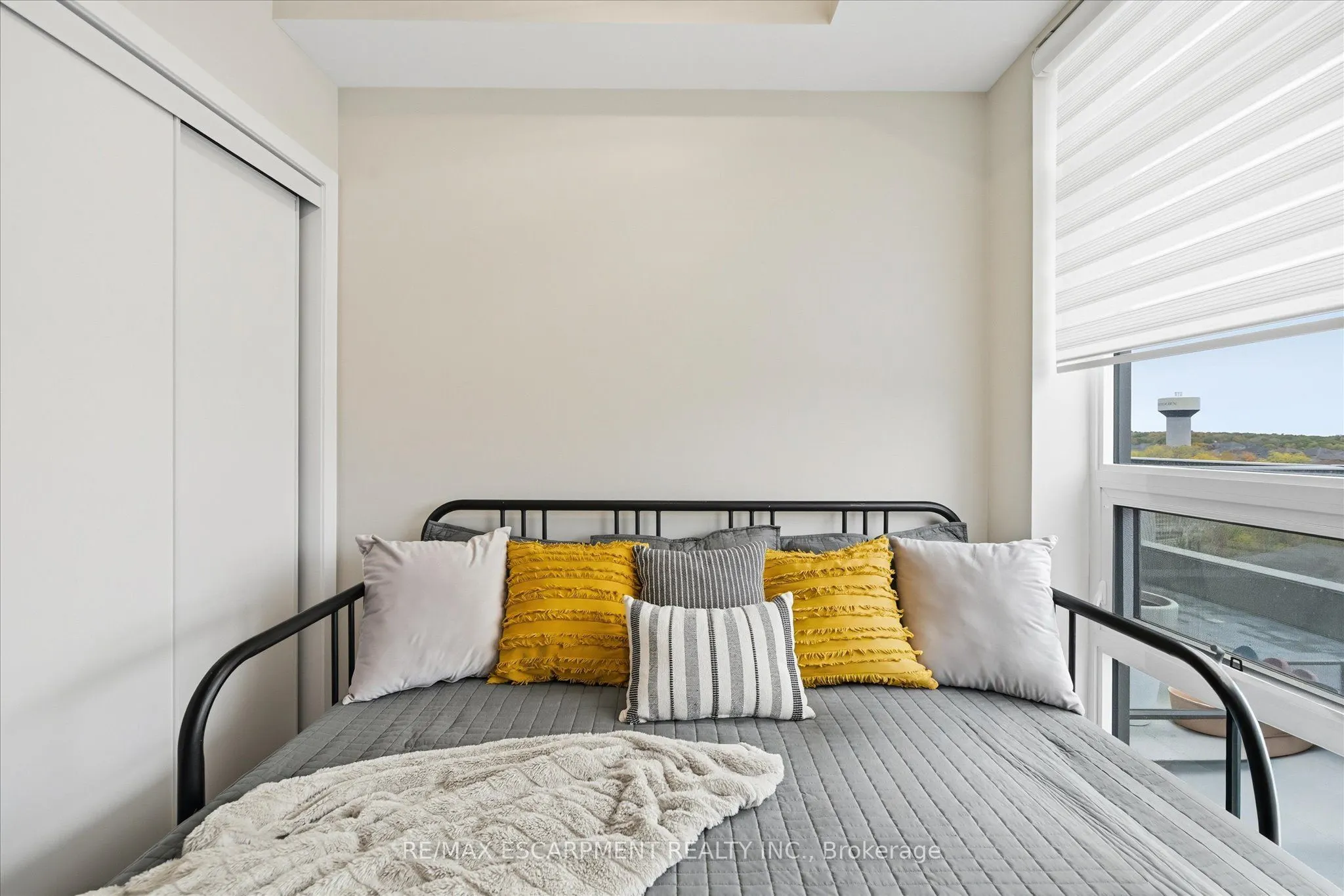 470 Dundas Street E, #613