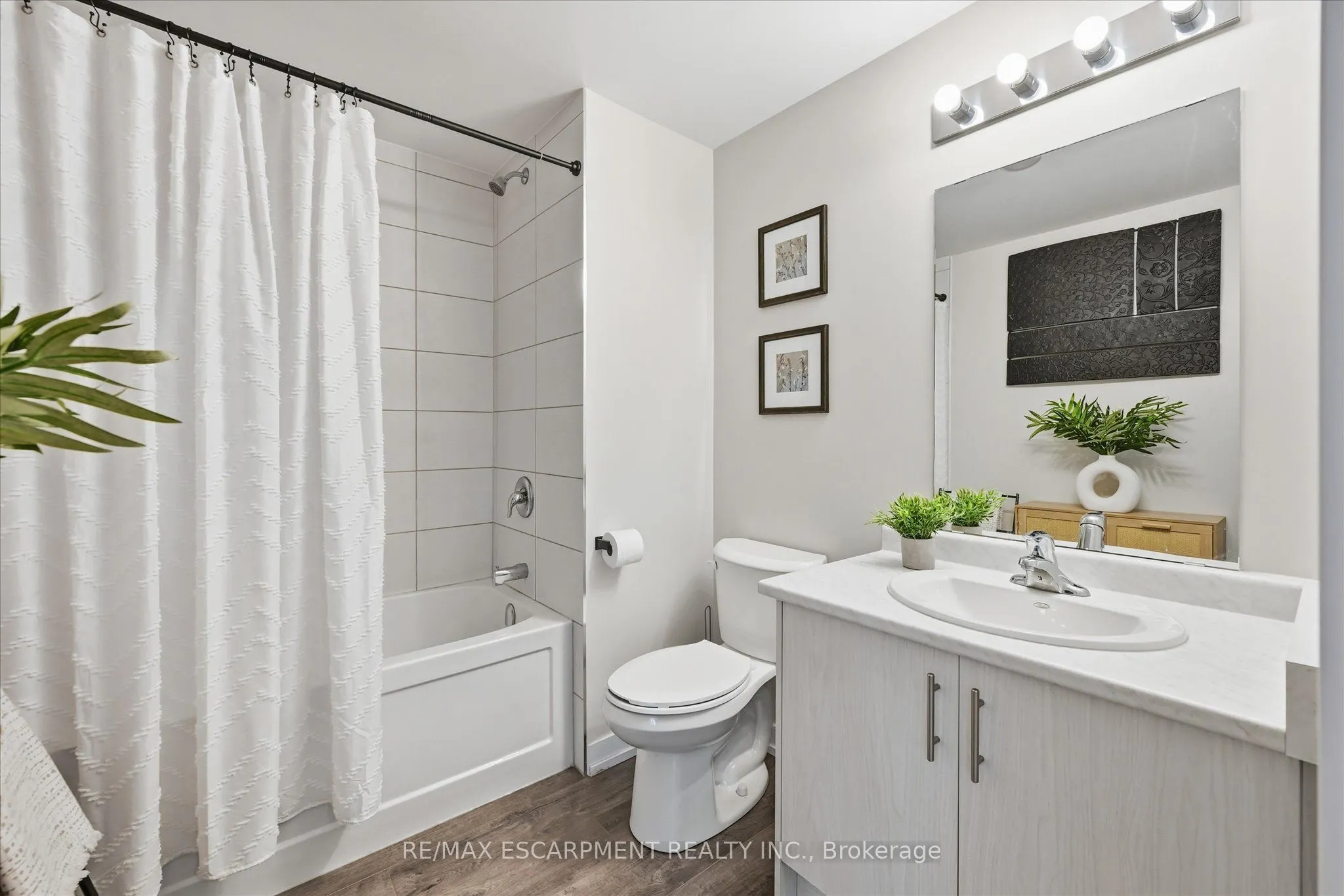 470 Dundas Street E, #613