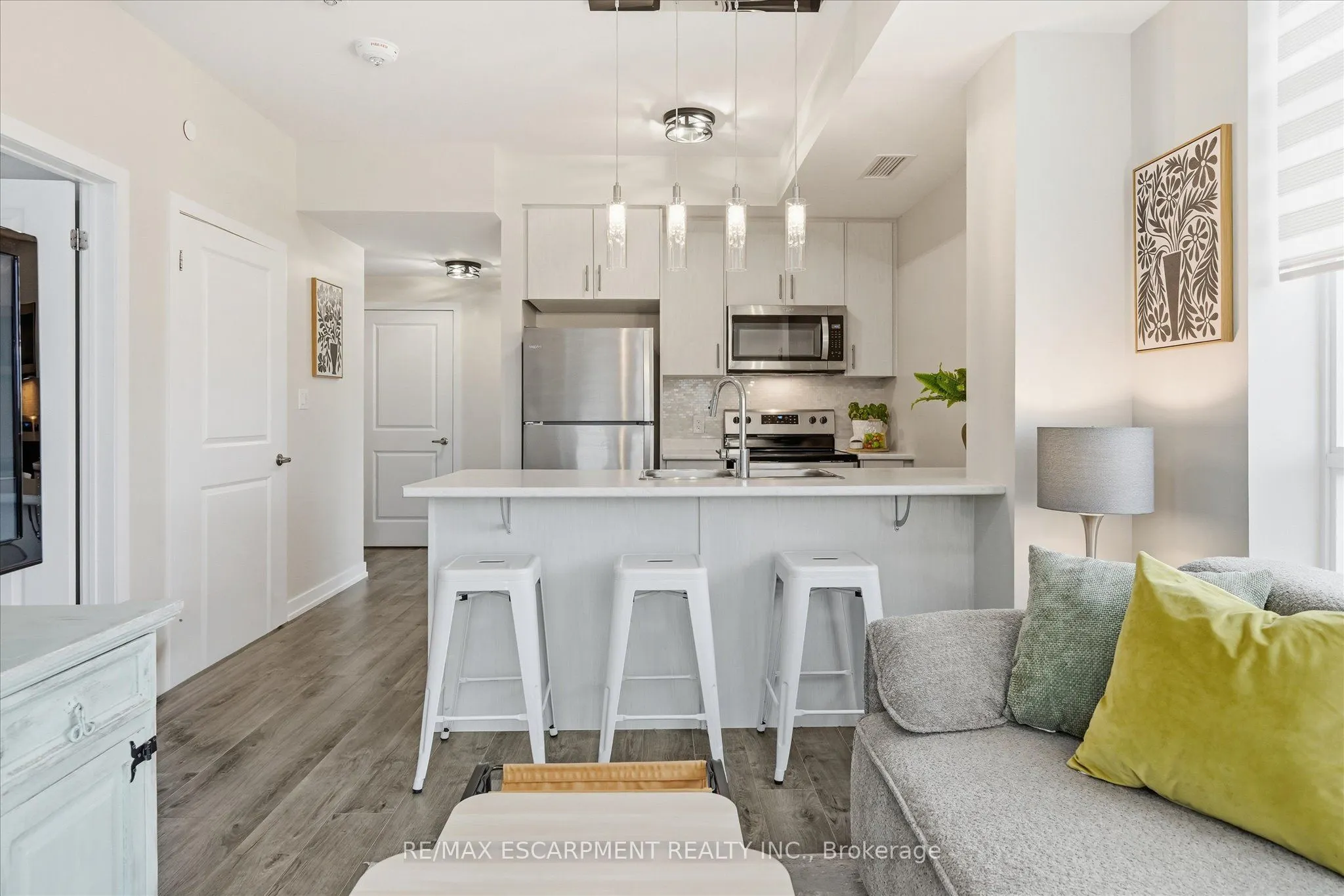 470 Dundas Street E, #613