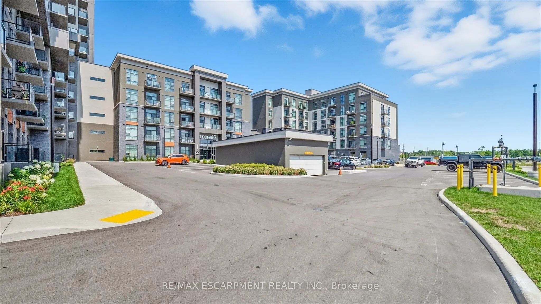 470 Dundas Street E, #613