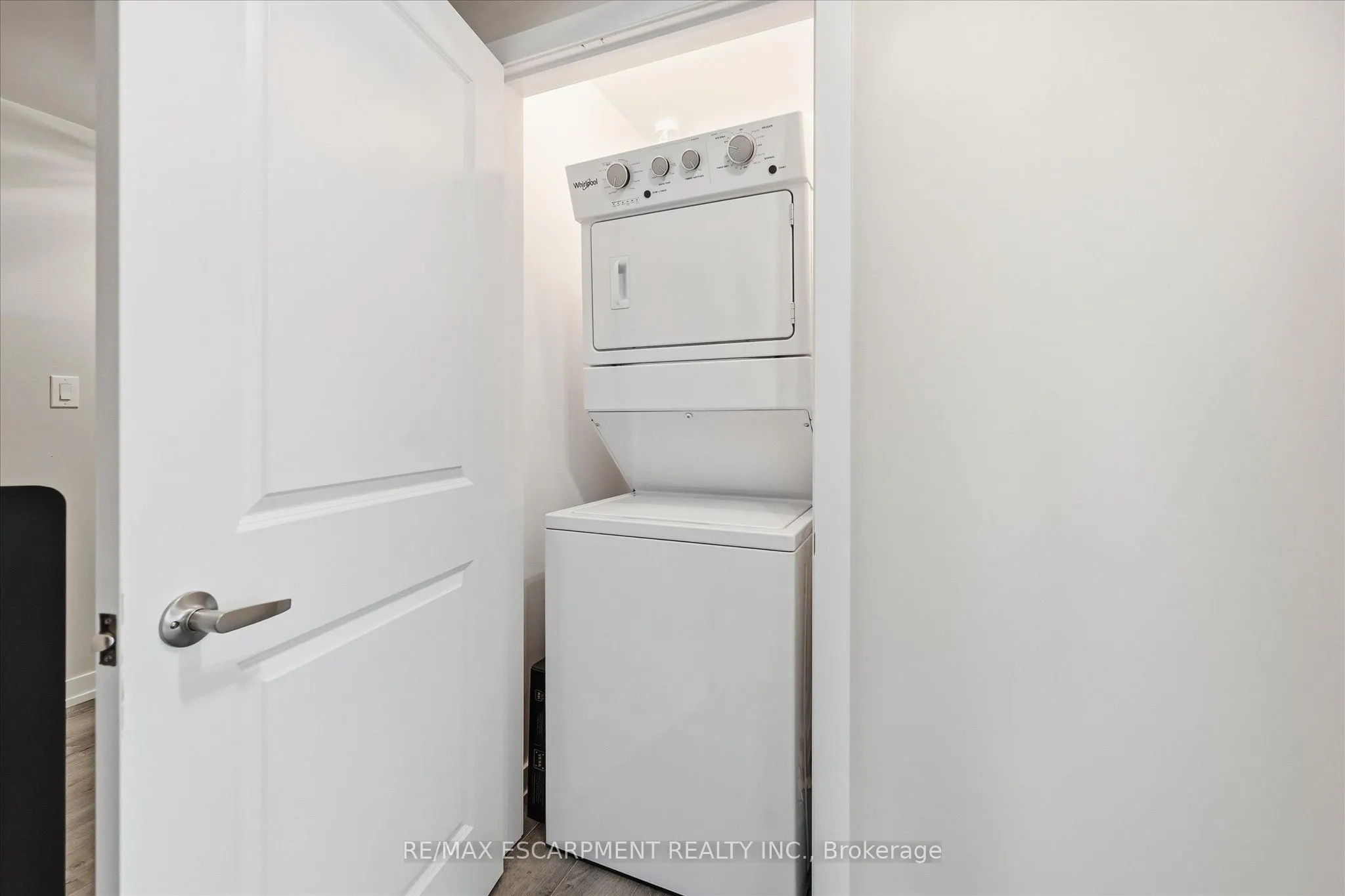 470 Dundas Street E, #613