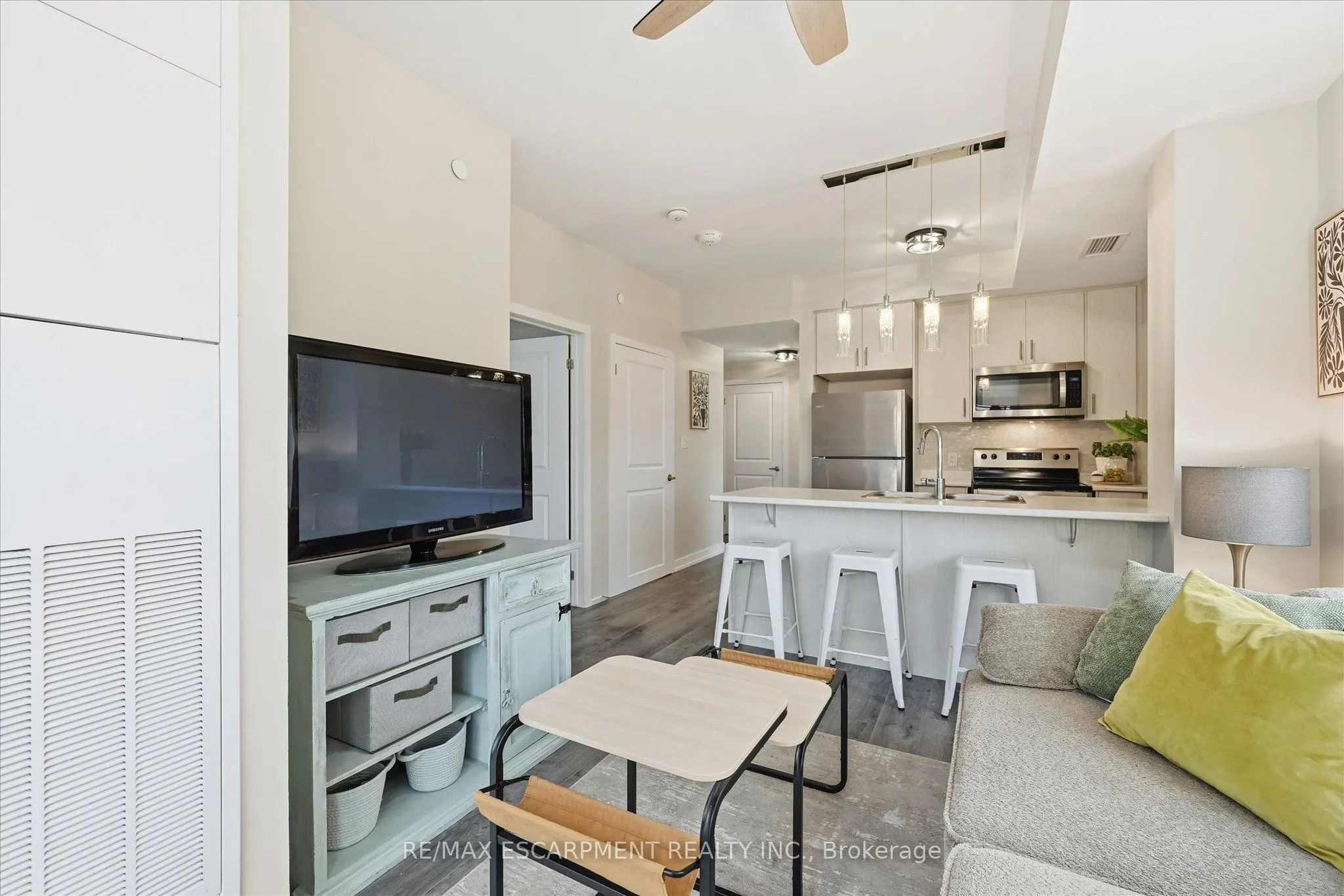 470 Dundas Street E, #613