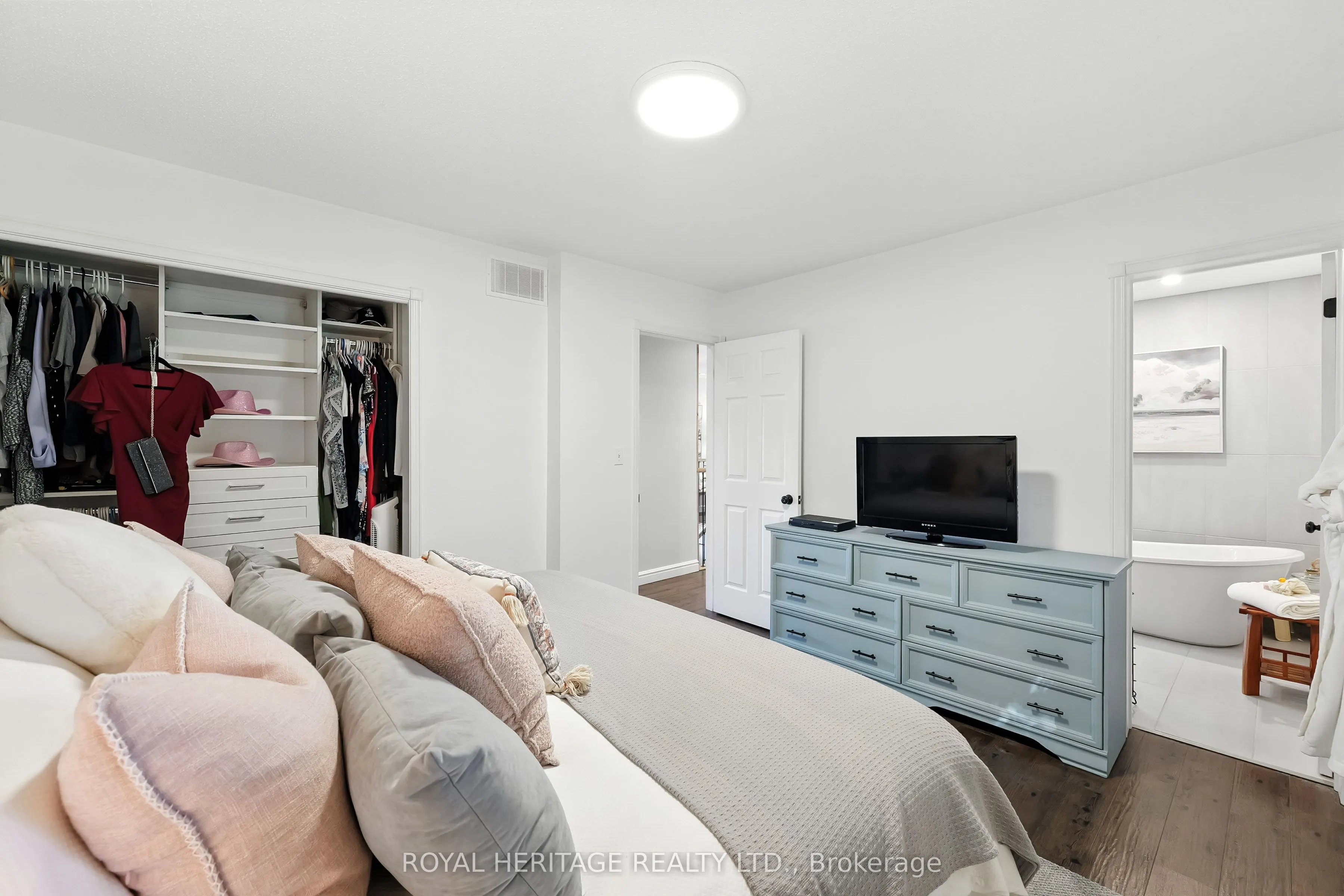 115 St Marys Court N