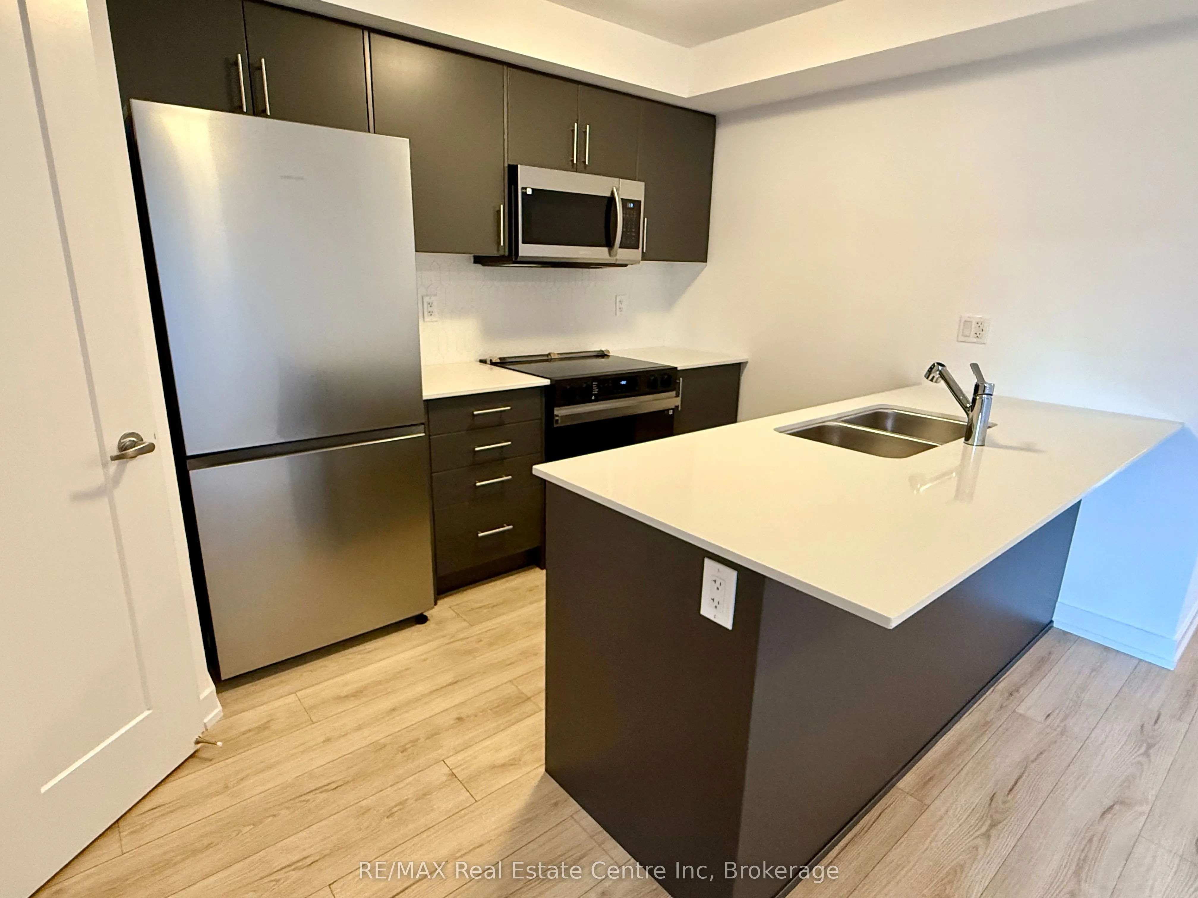 940 St David Street N, #93
