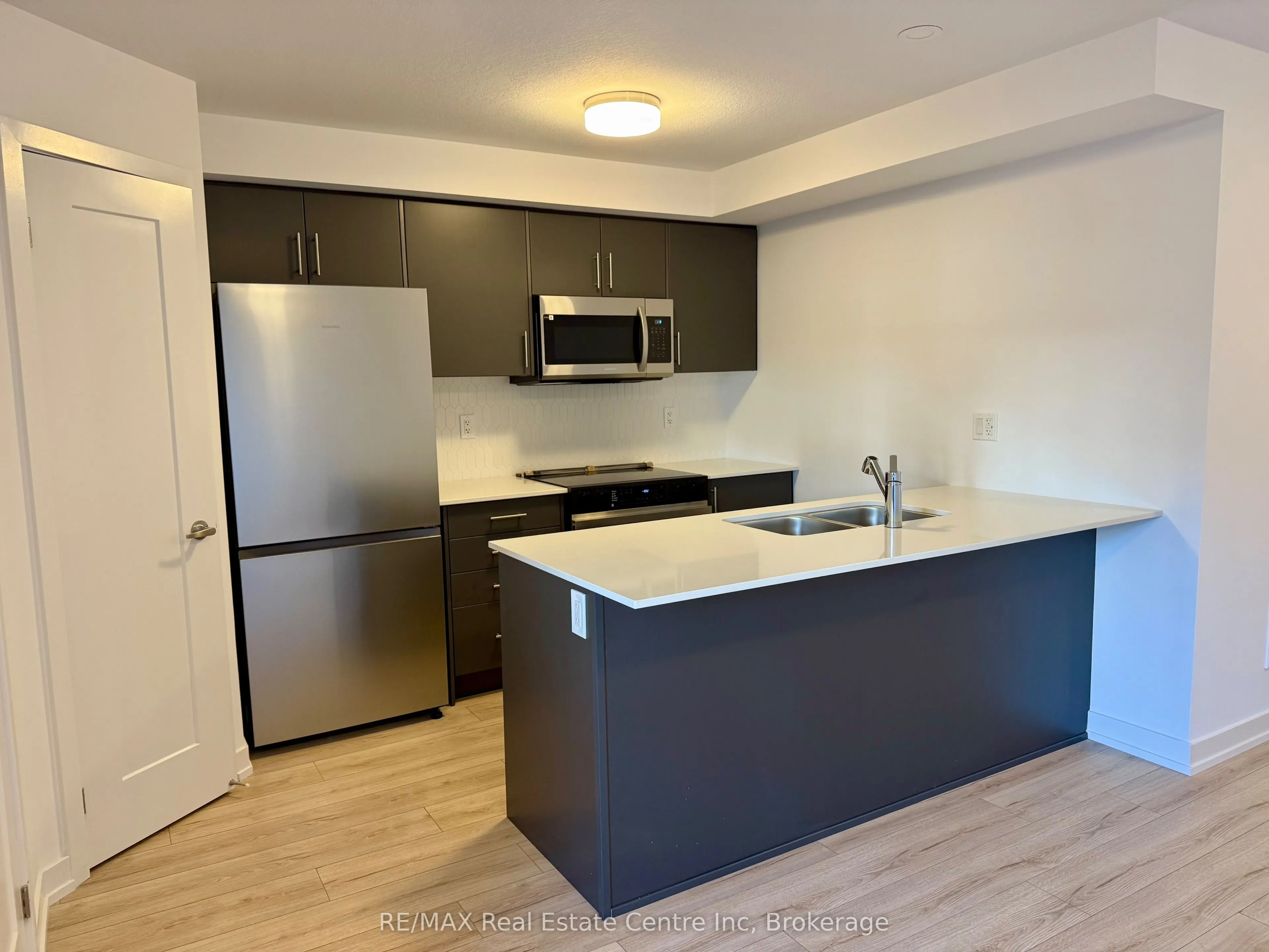 940 St David Street N, #93