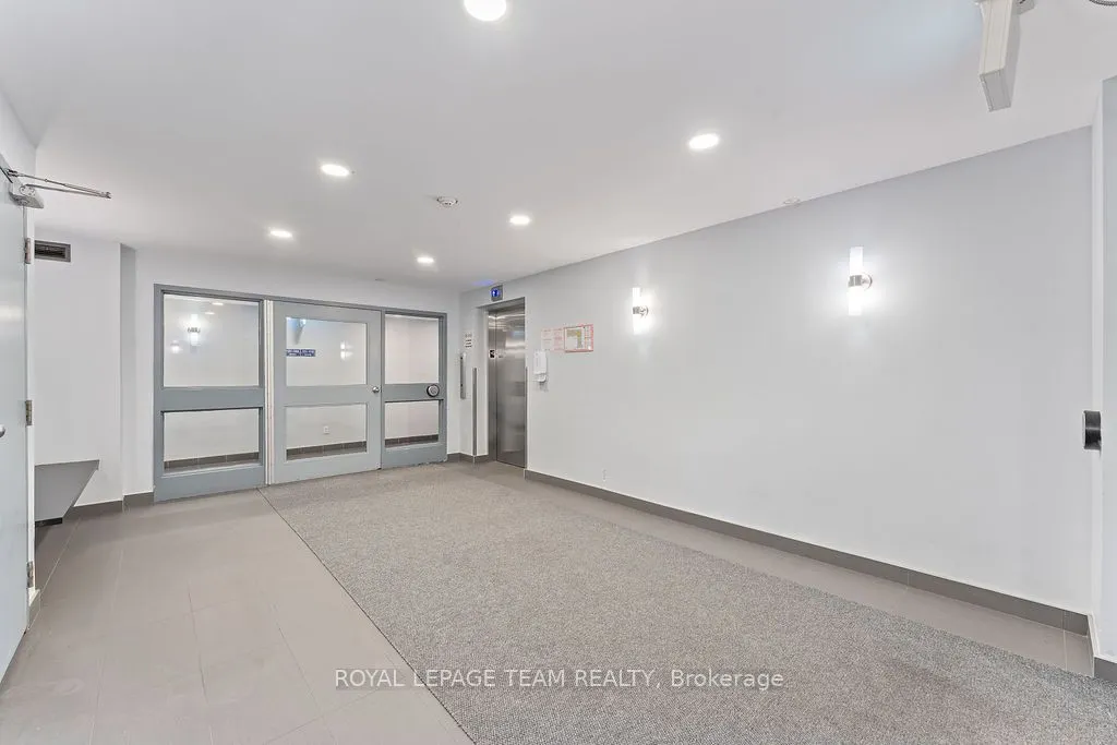 214 Viewmount Drive, #417
