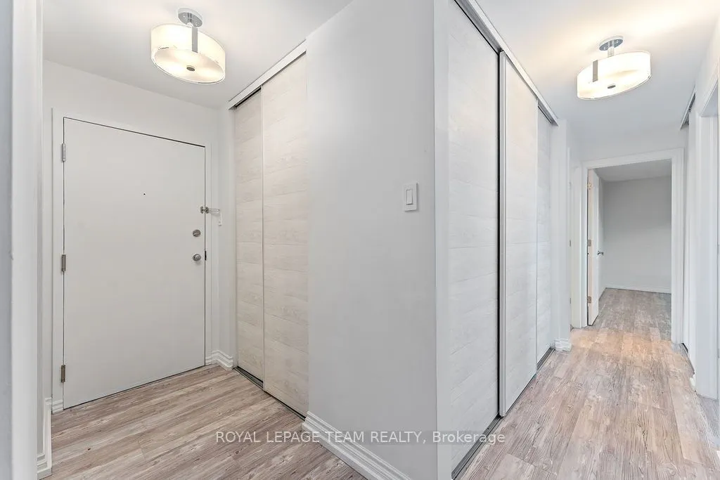 214 Viewmount Drive, #417