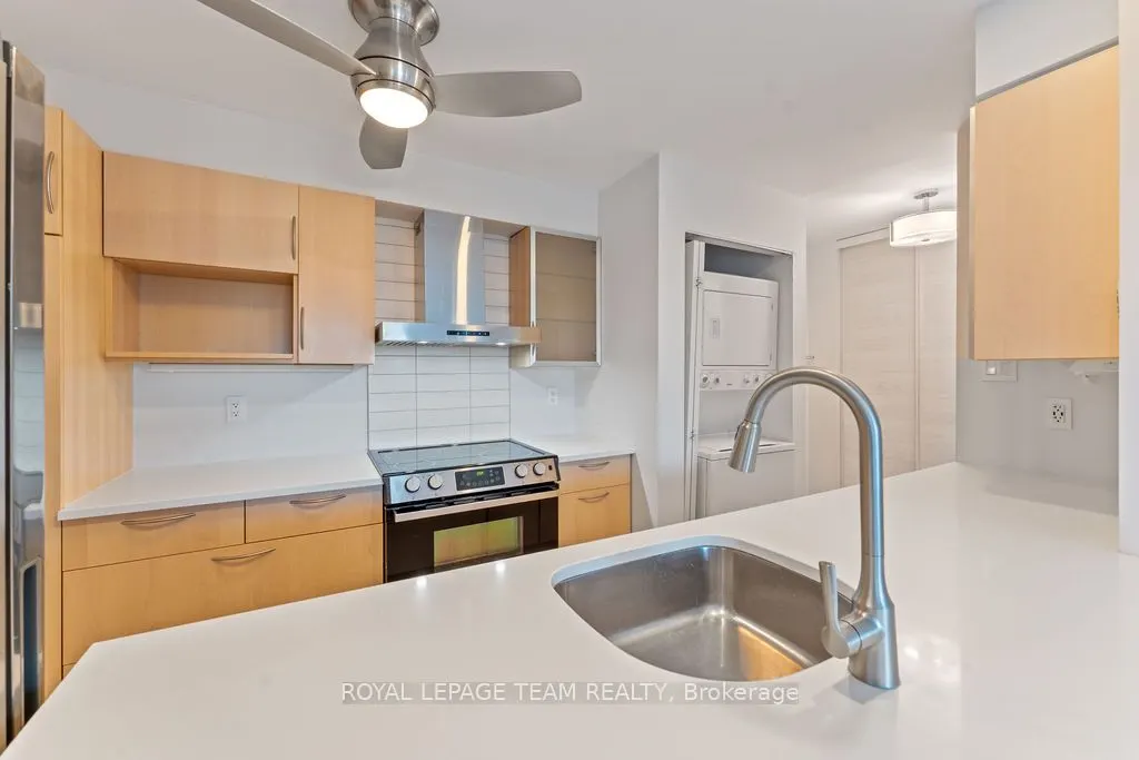 214 Viewmount Drive, #417