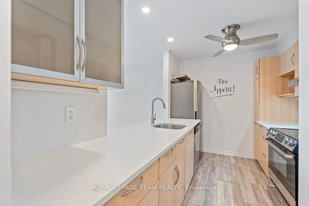 214 Viewmount Drive, #417