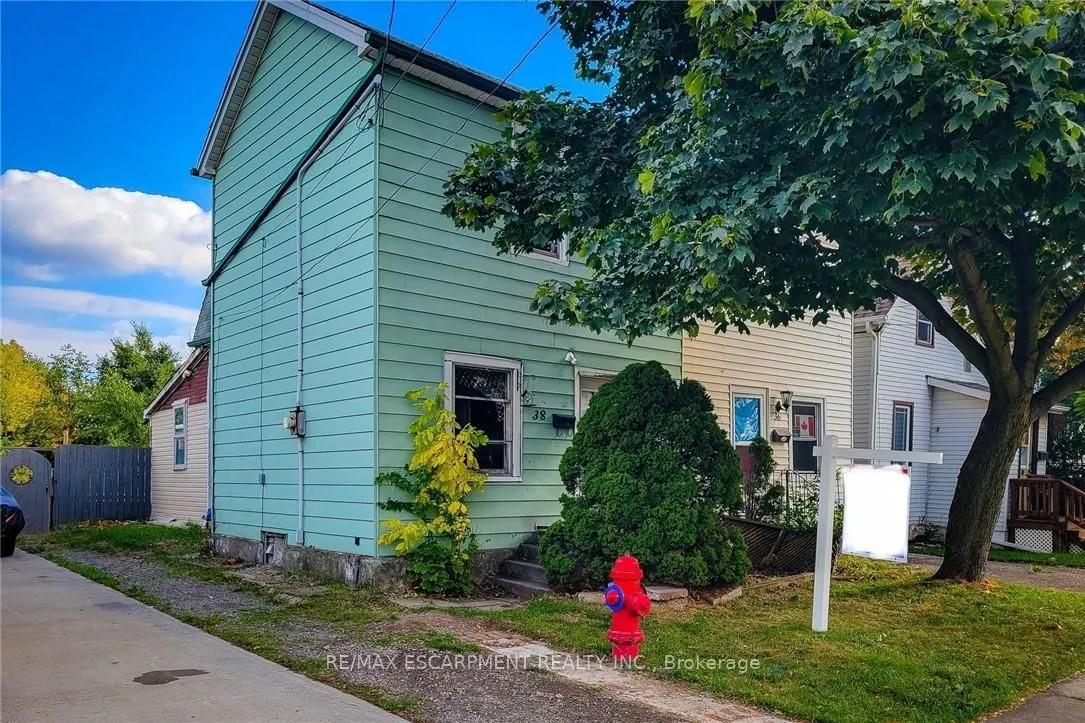 38 Ellis Avenue