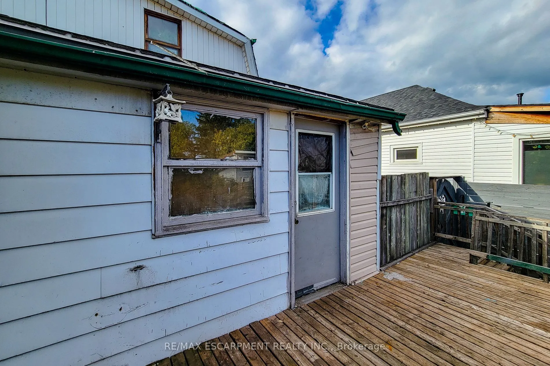 38 Ellis Avenue
