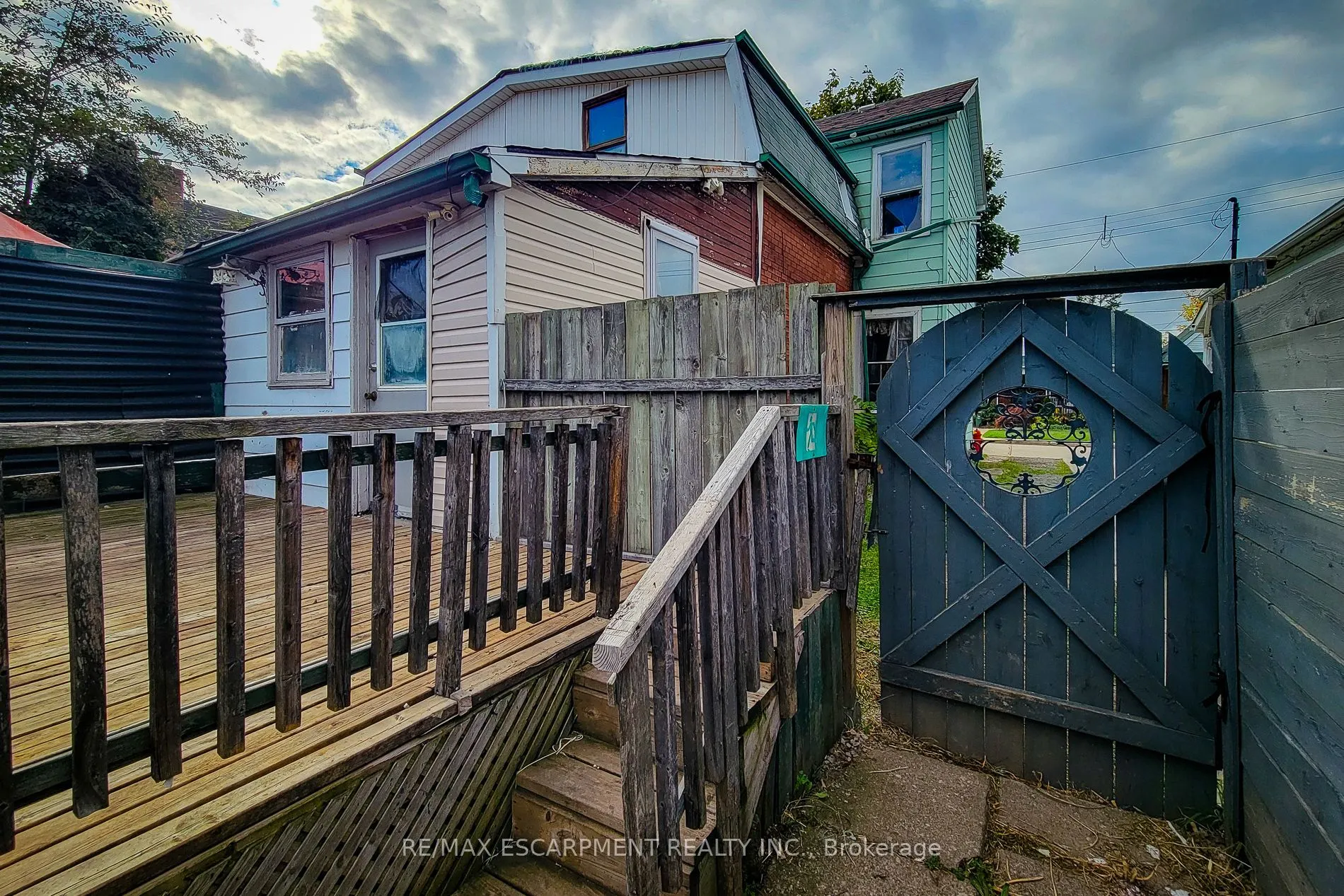 38 Ellis Avenue