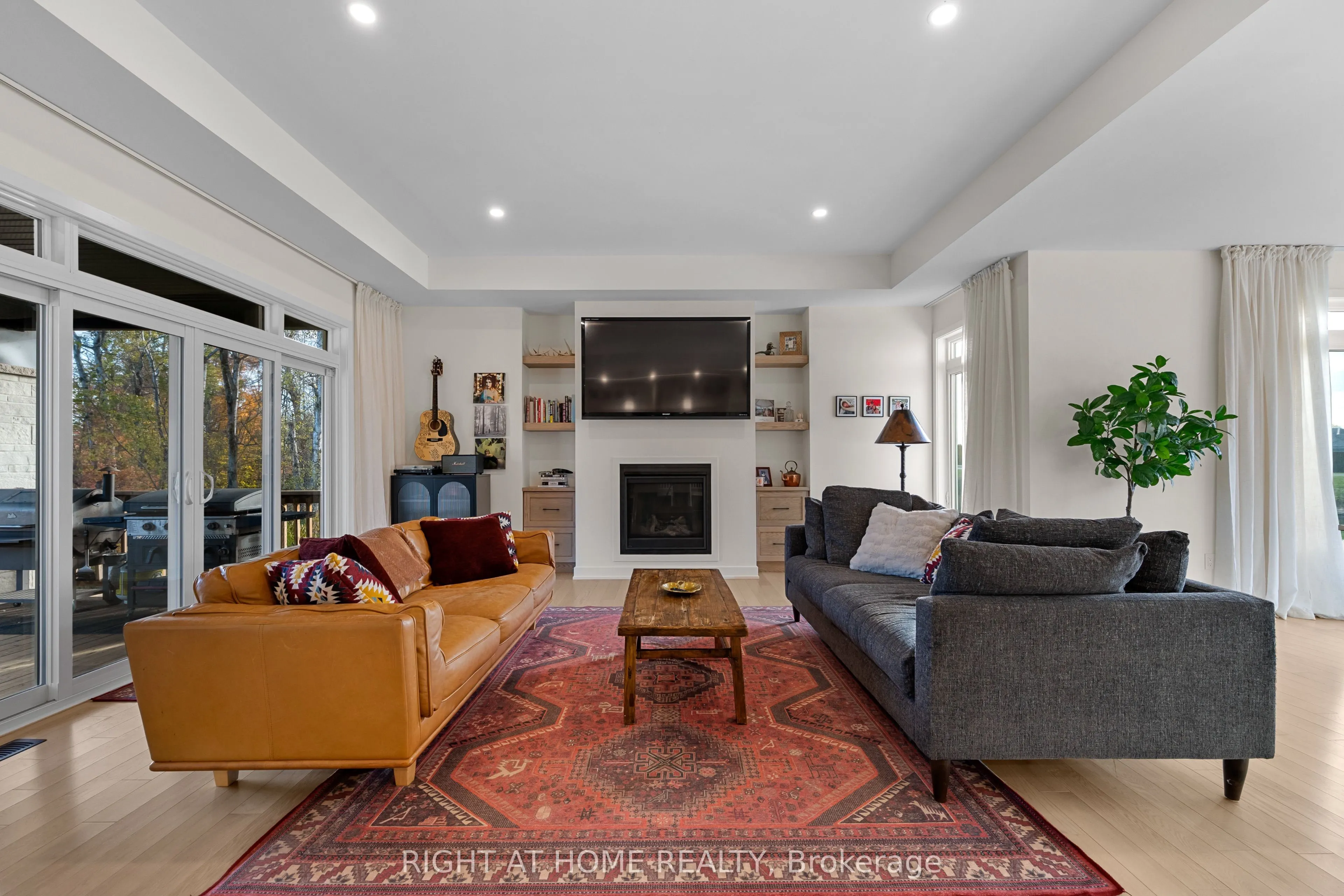 119 Ernest Way