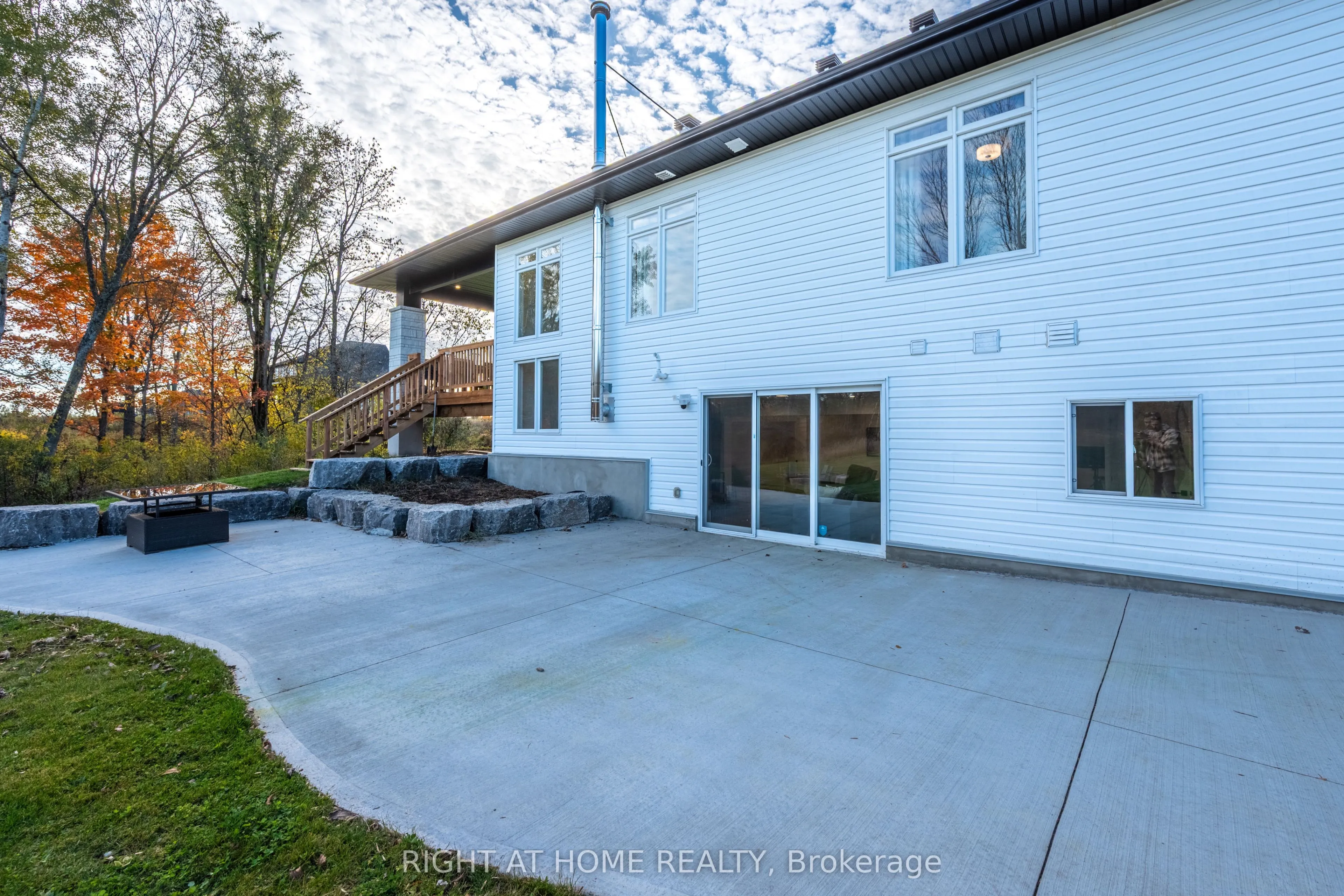 119 Ernest Way