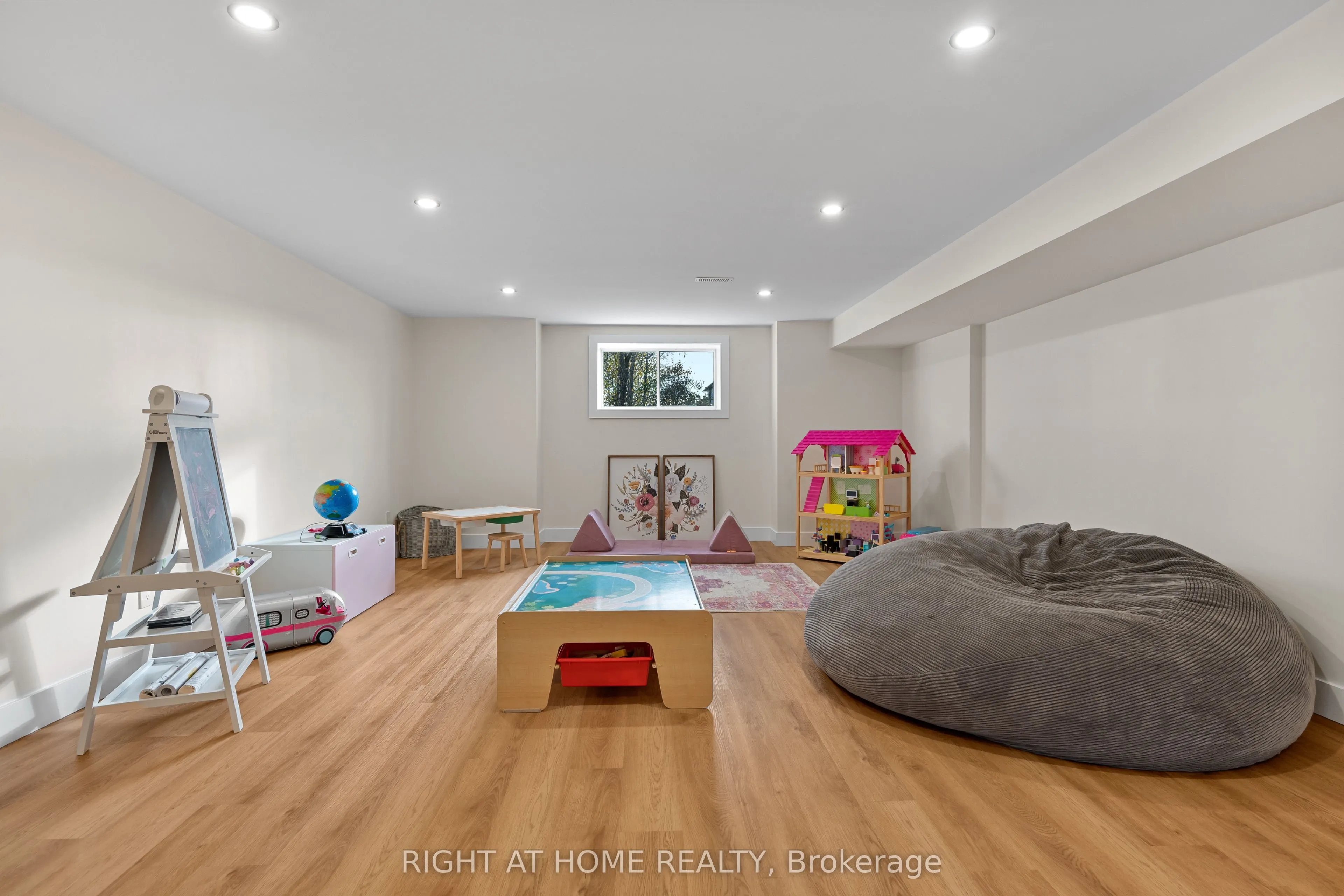 119 Ernest Way
