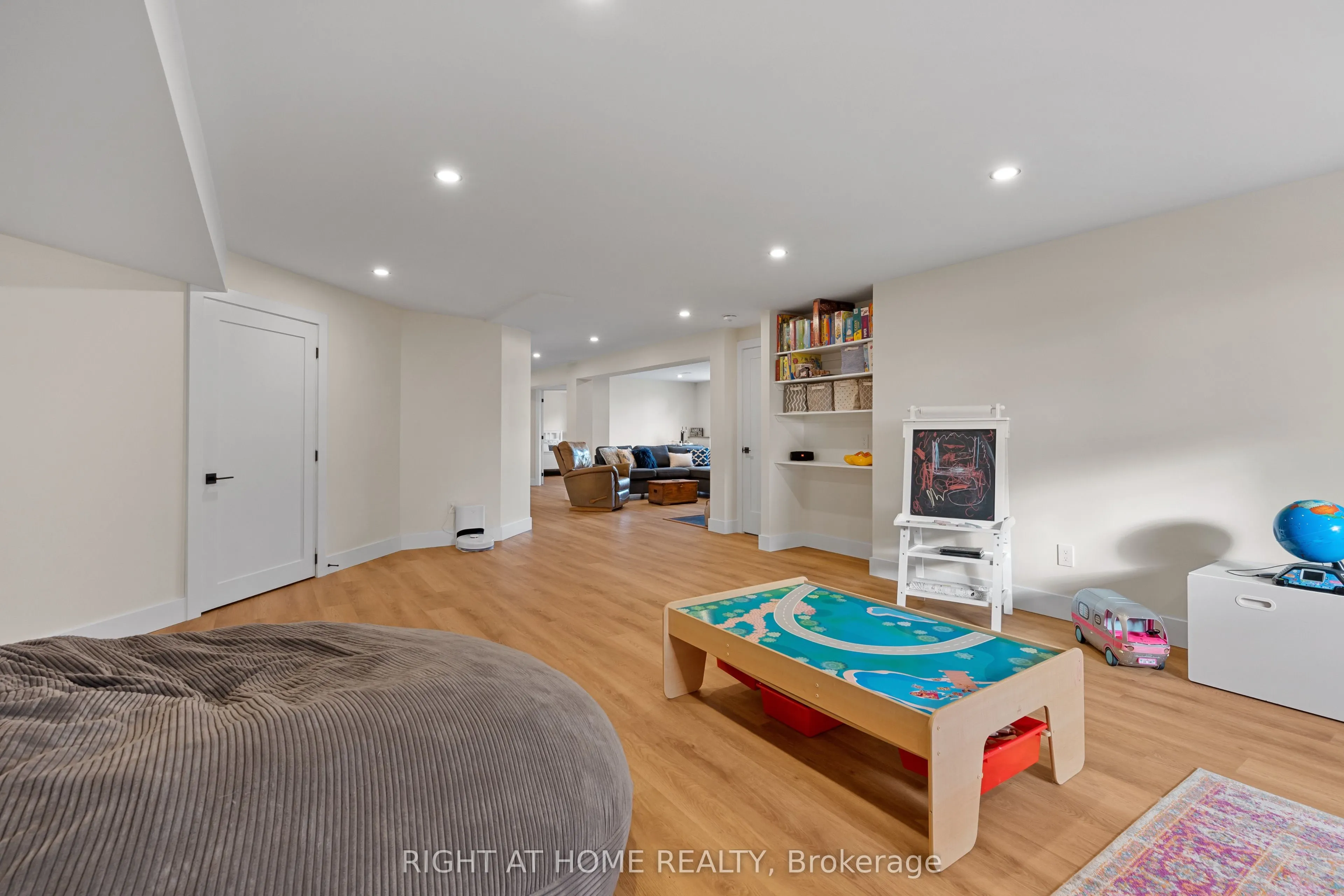 119 Ernest Way