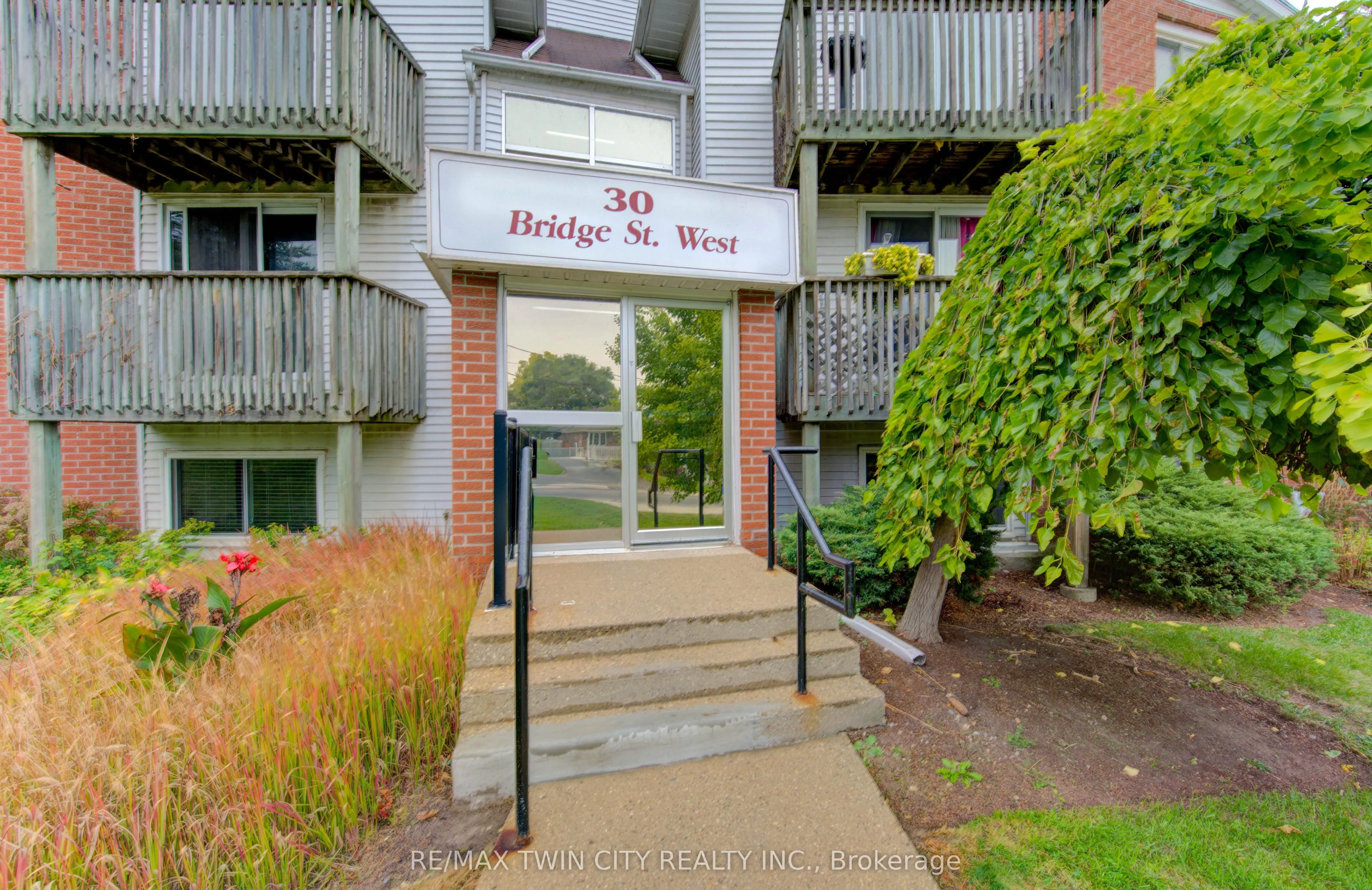 30 BRIDGE Street, #104