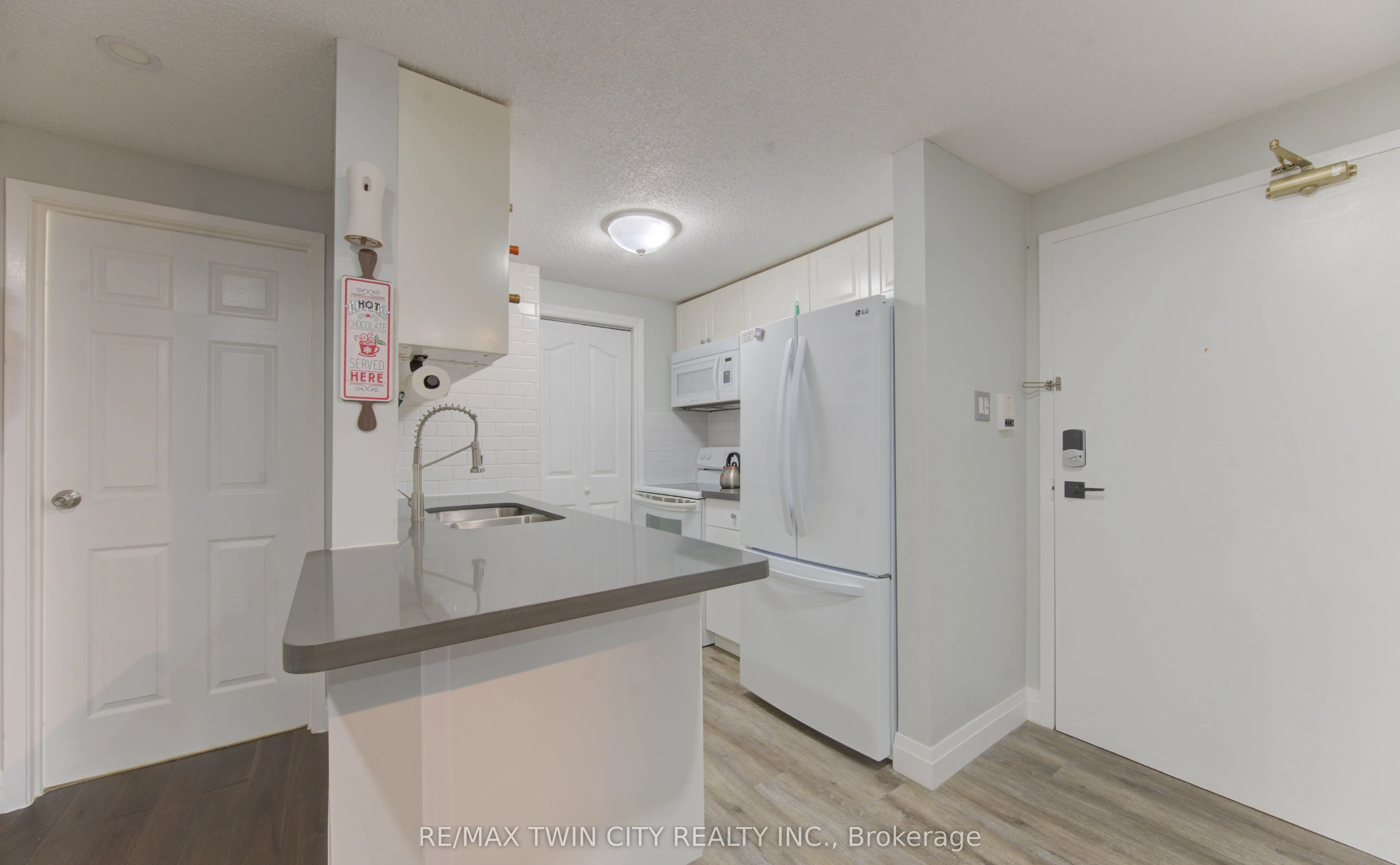 30 BRIDGE Street, #104