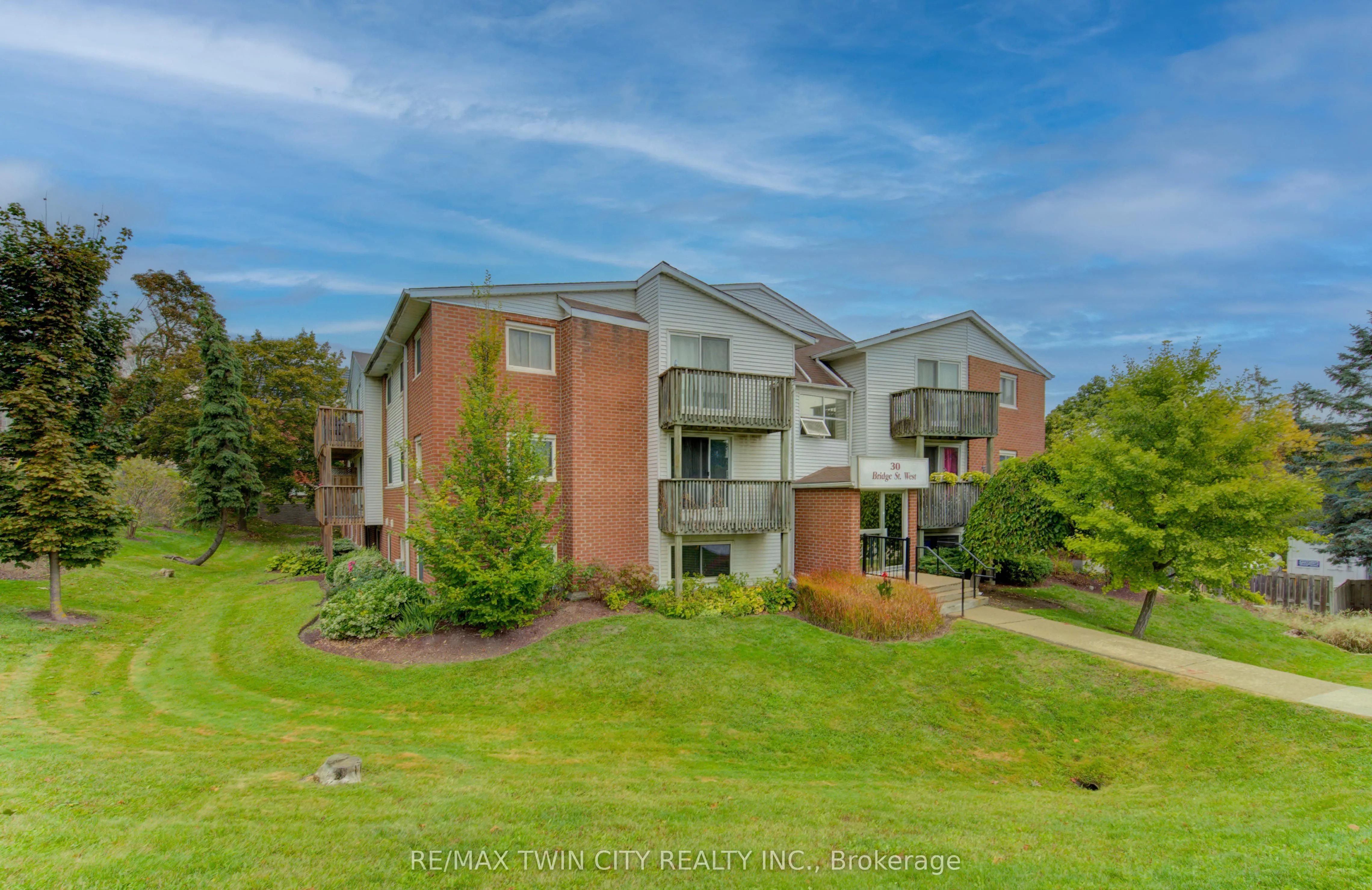 30 BRIDGE Street, #104