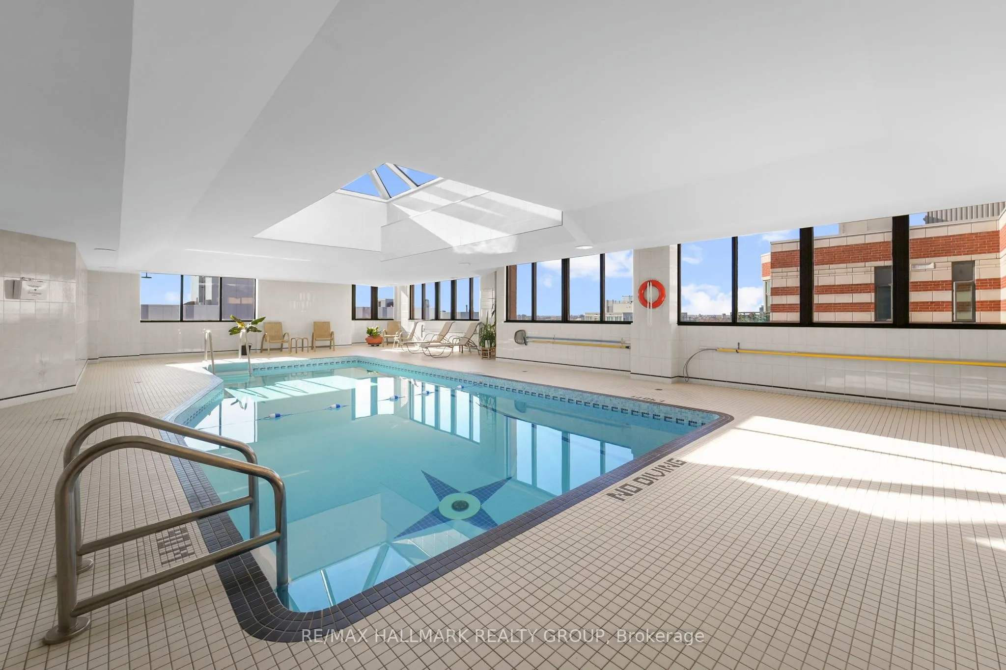 556 Laurier Avenue W, #101