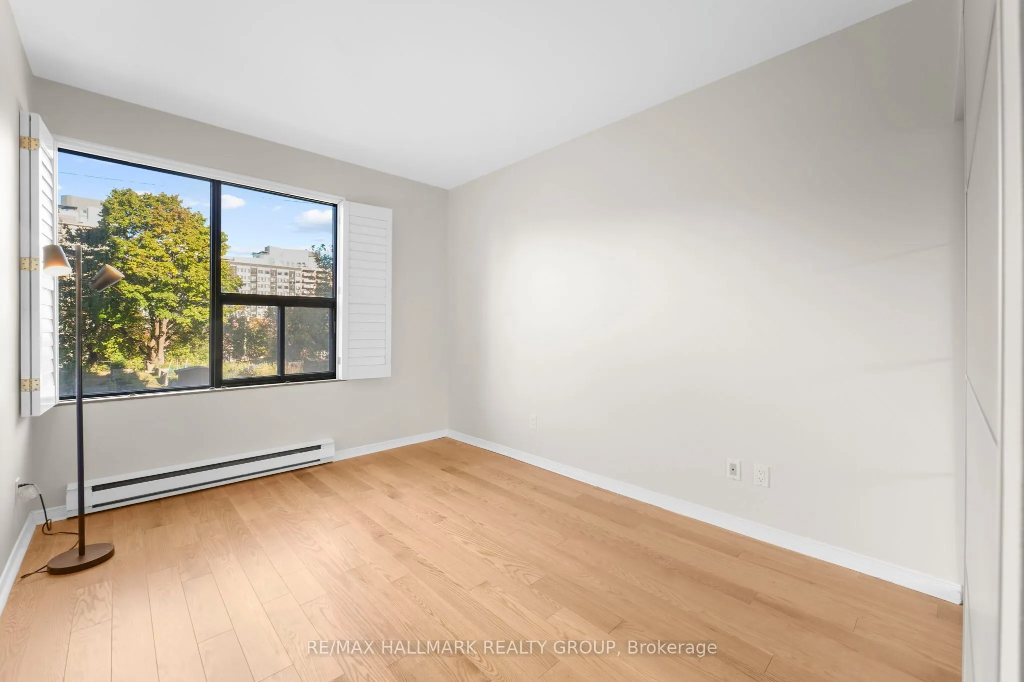 556 Laurier Avenue W, #101