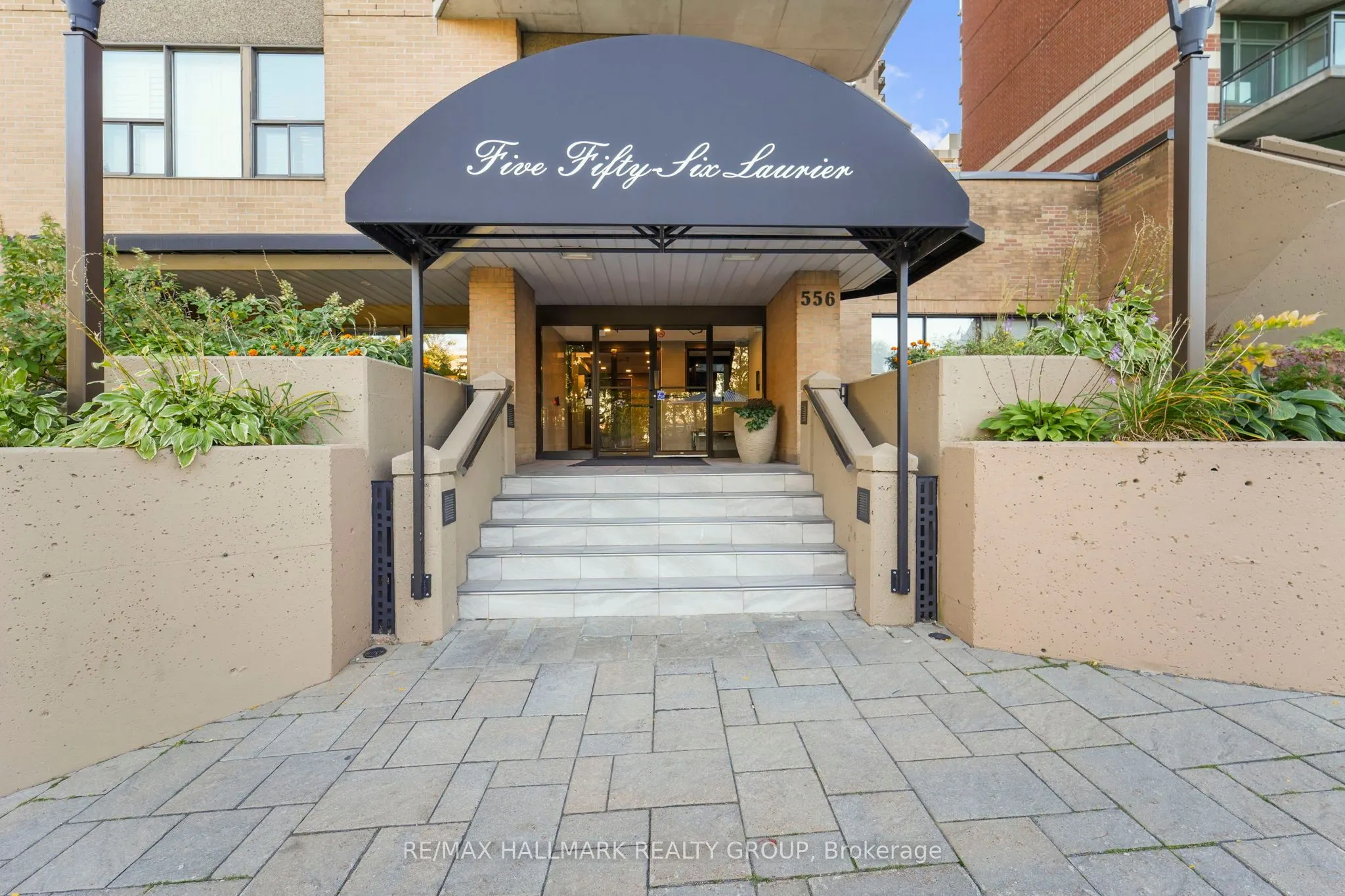 556 Laurier Avenue W, #101