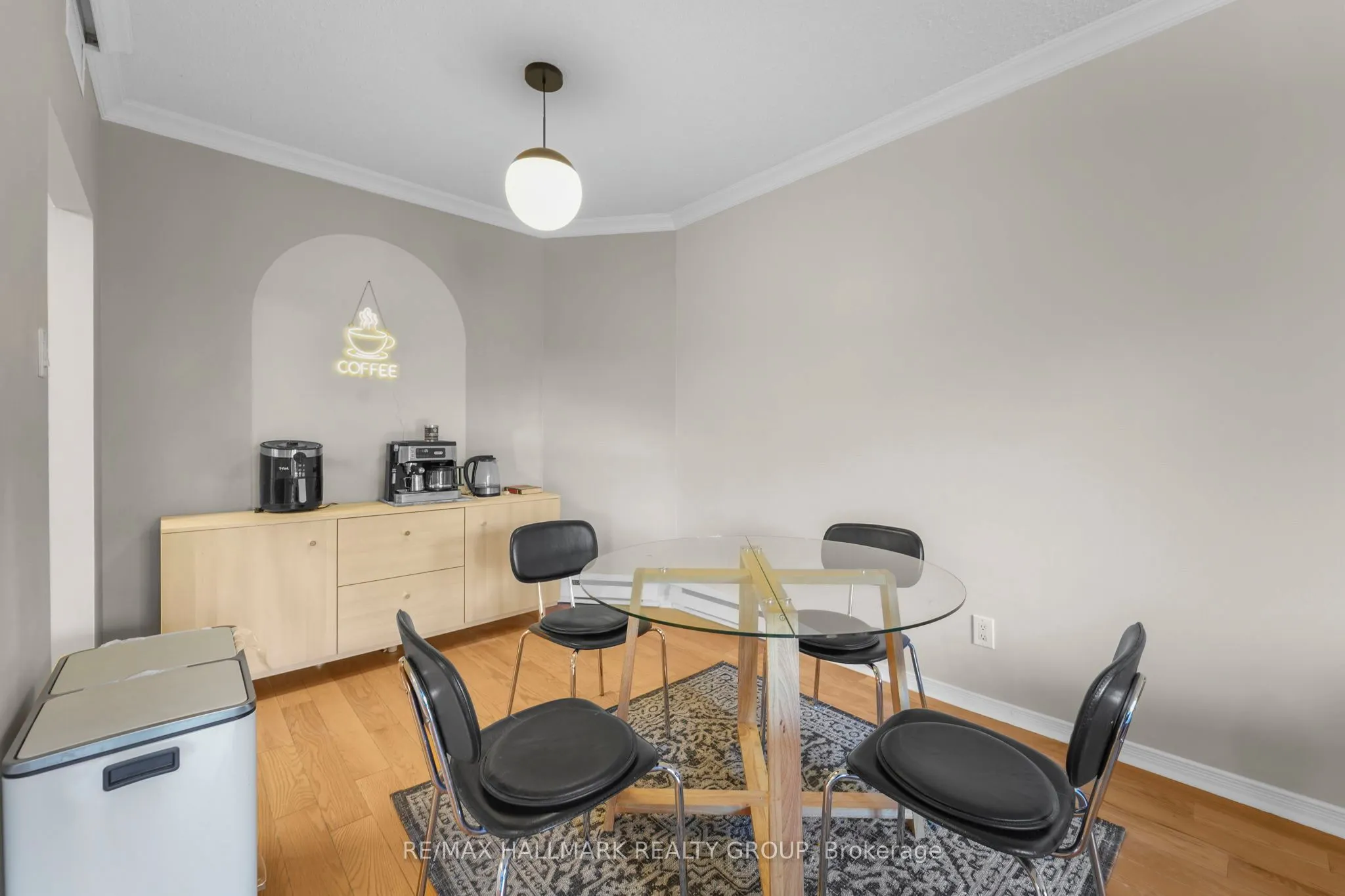 556 Laurier Avenue W, #101