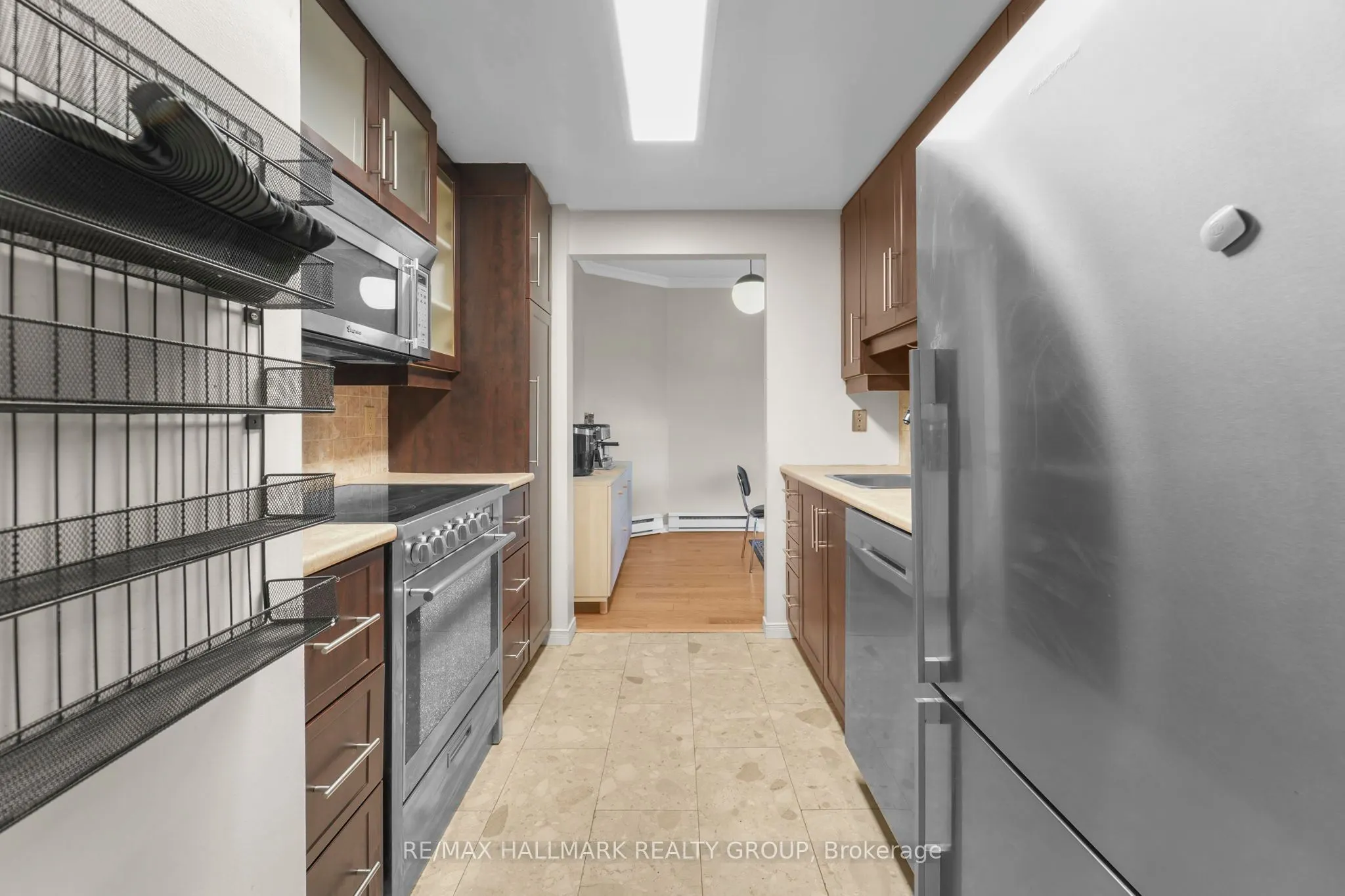 556 Laurier Avenue W, #101