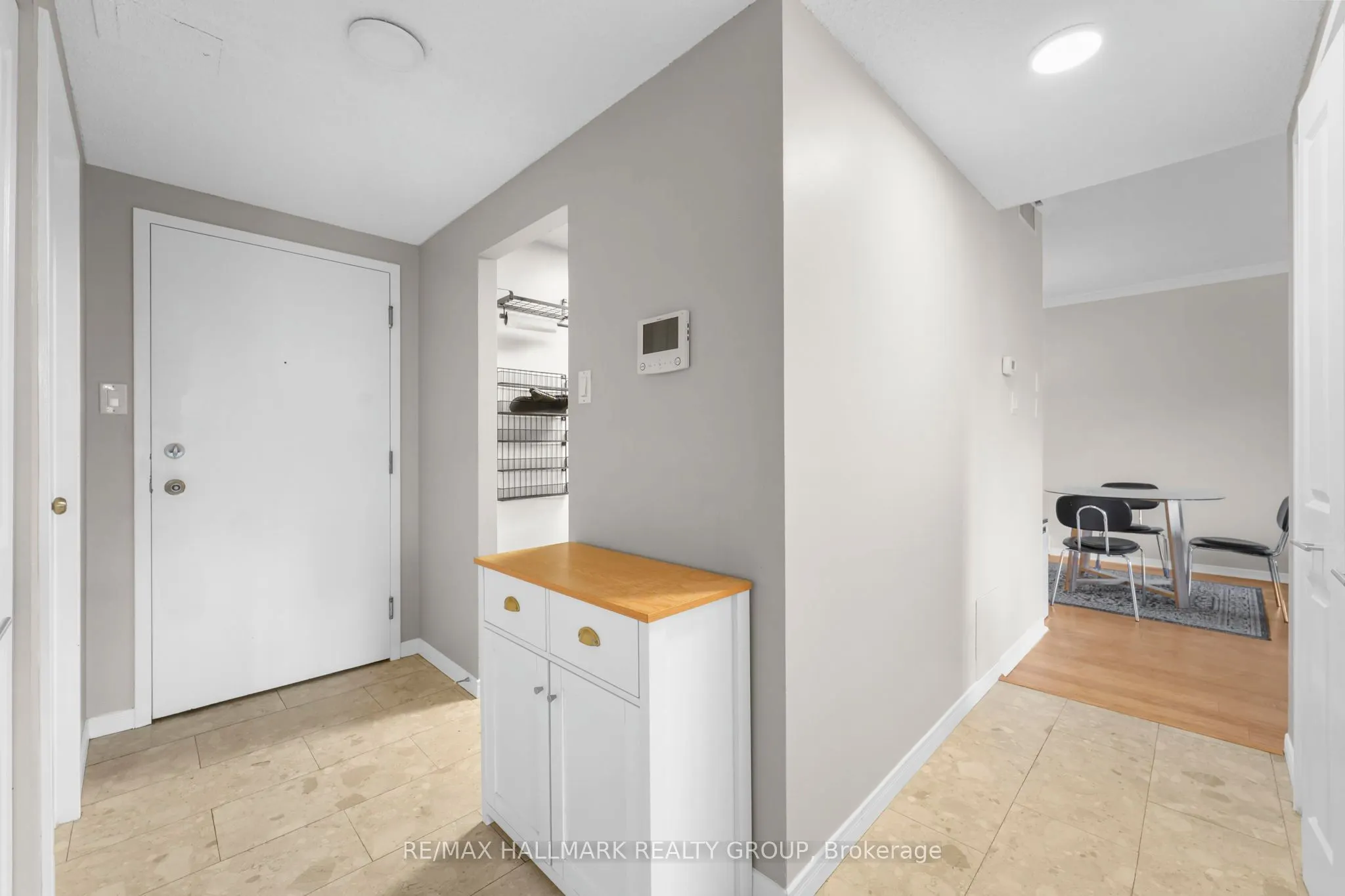 556 Laurier Avenue W, #101