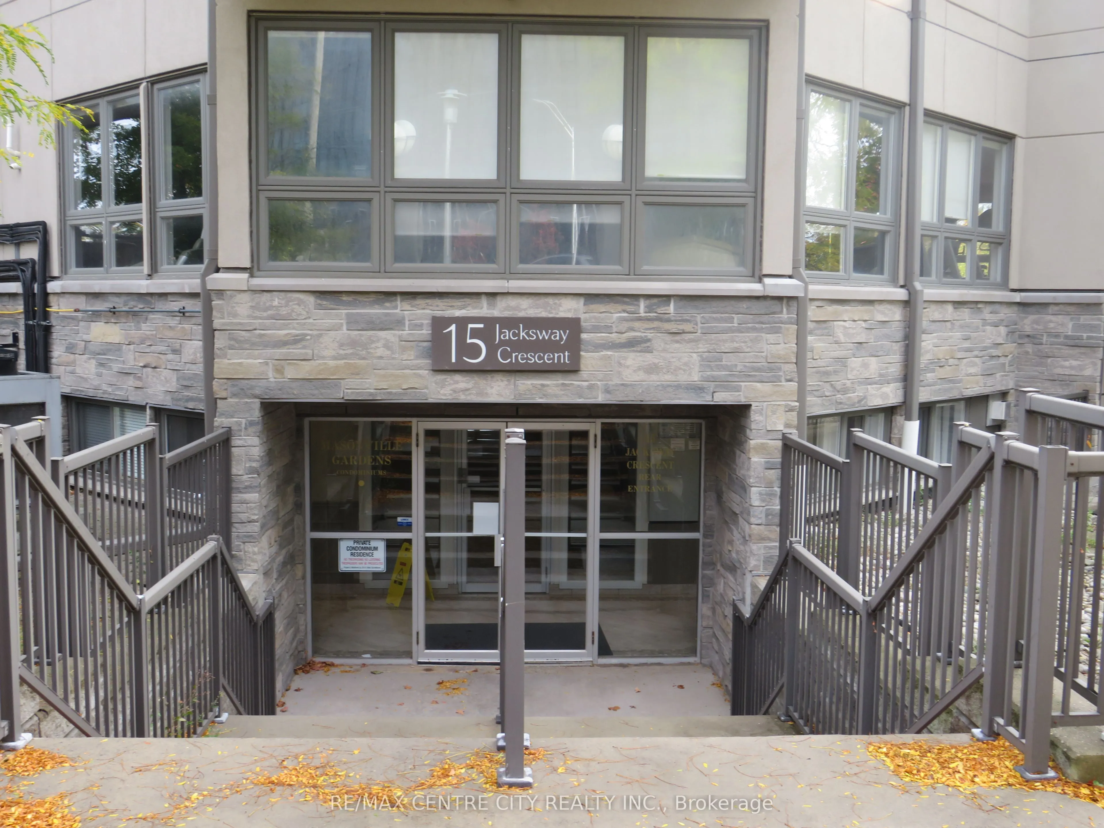 15 Jacksway Crescent, #402