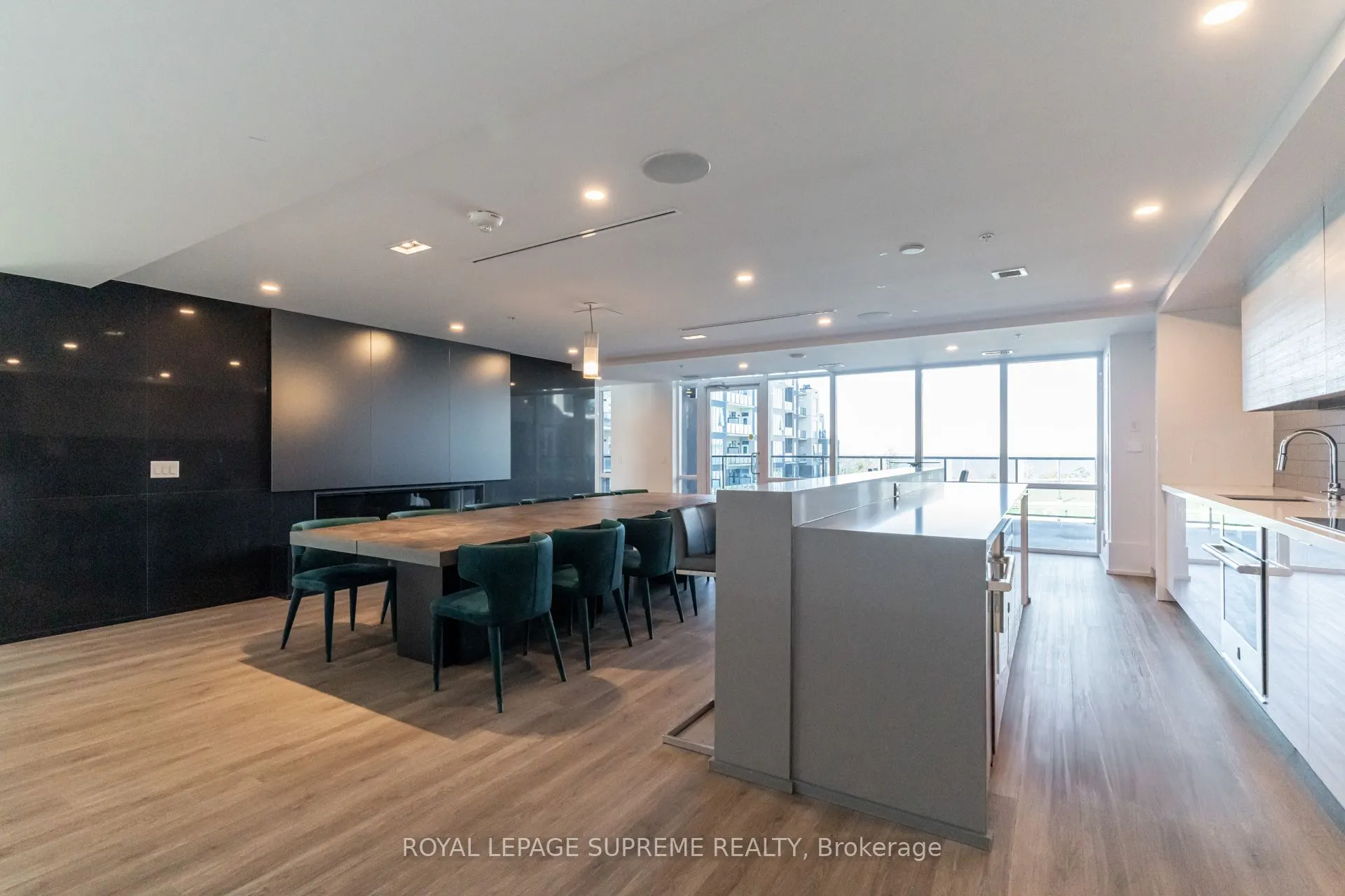 16 Concord Place, #337
