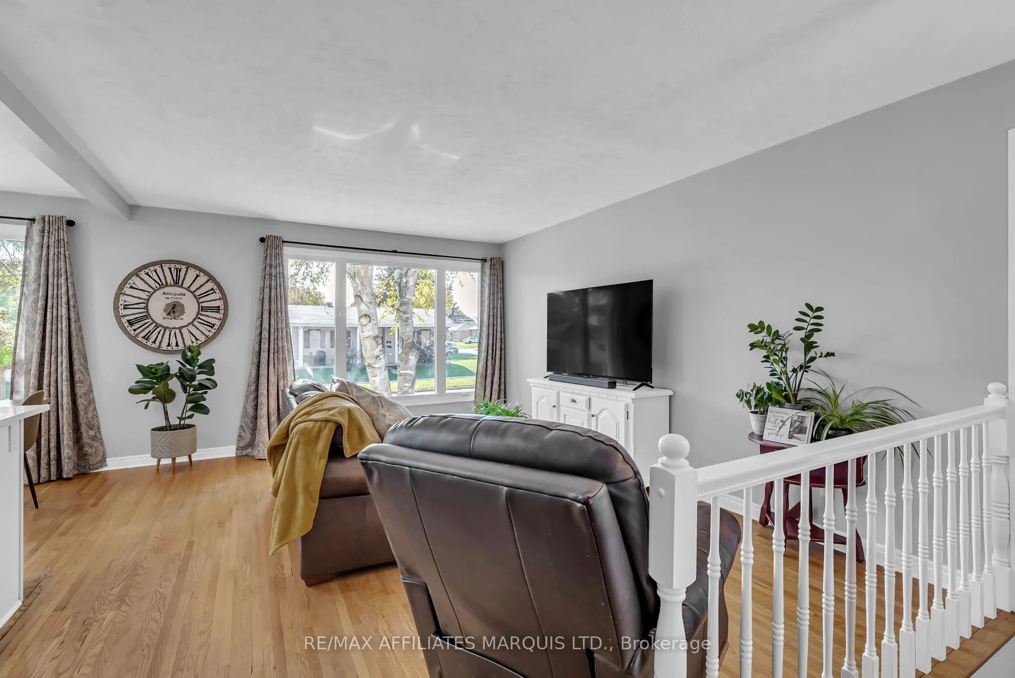 220 15th Street W
