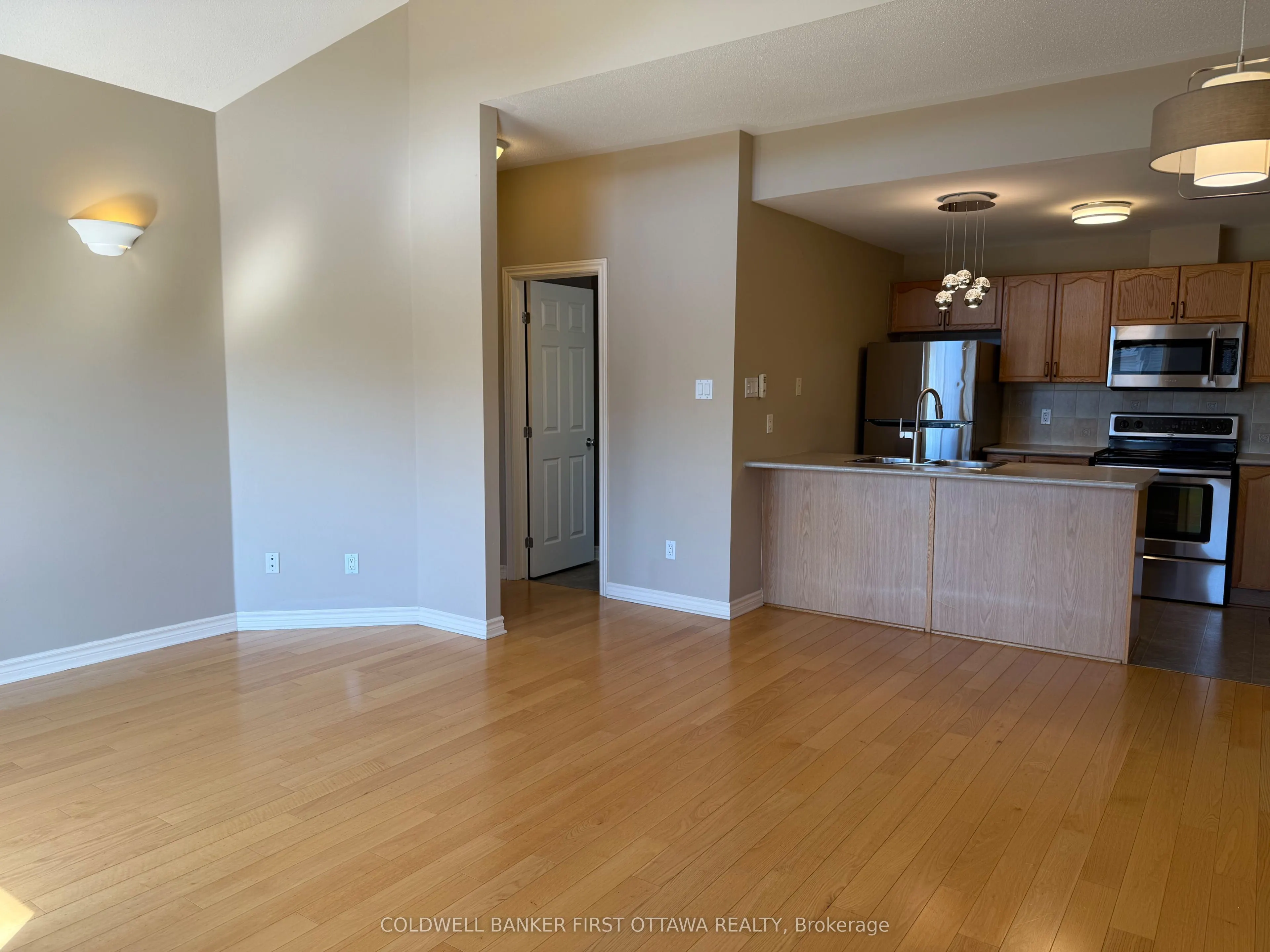 143 Oldfield Street, #F