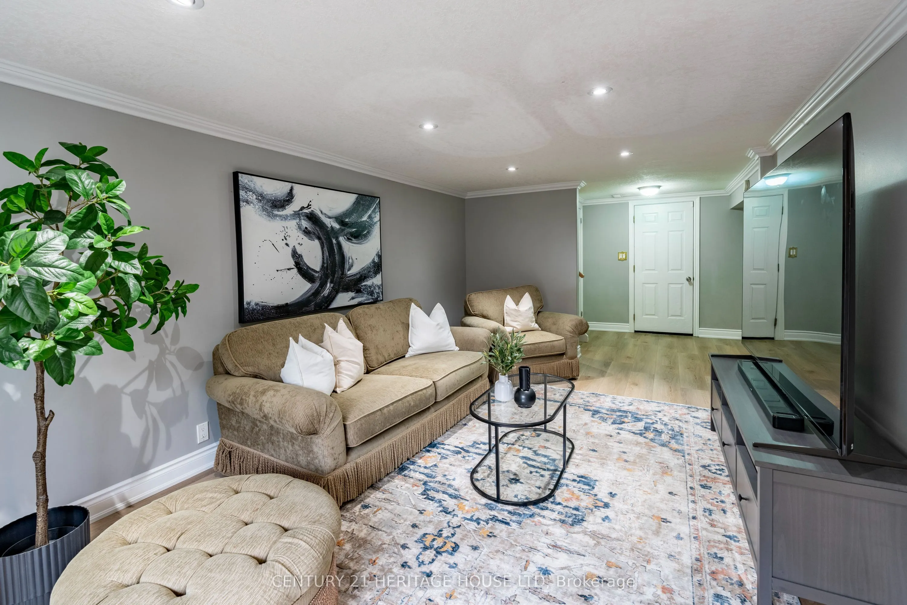 5 Beechwood Avenue