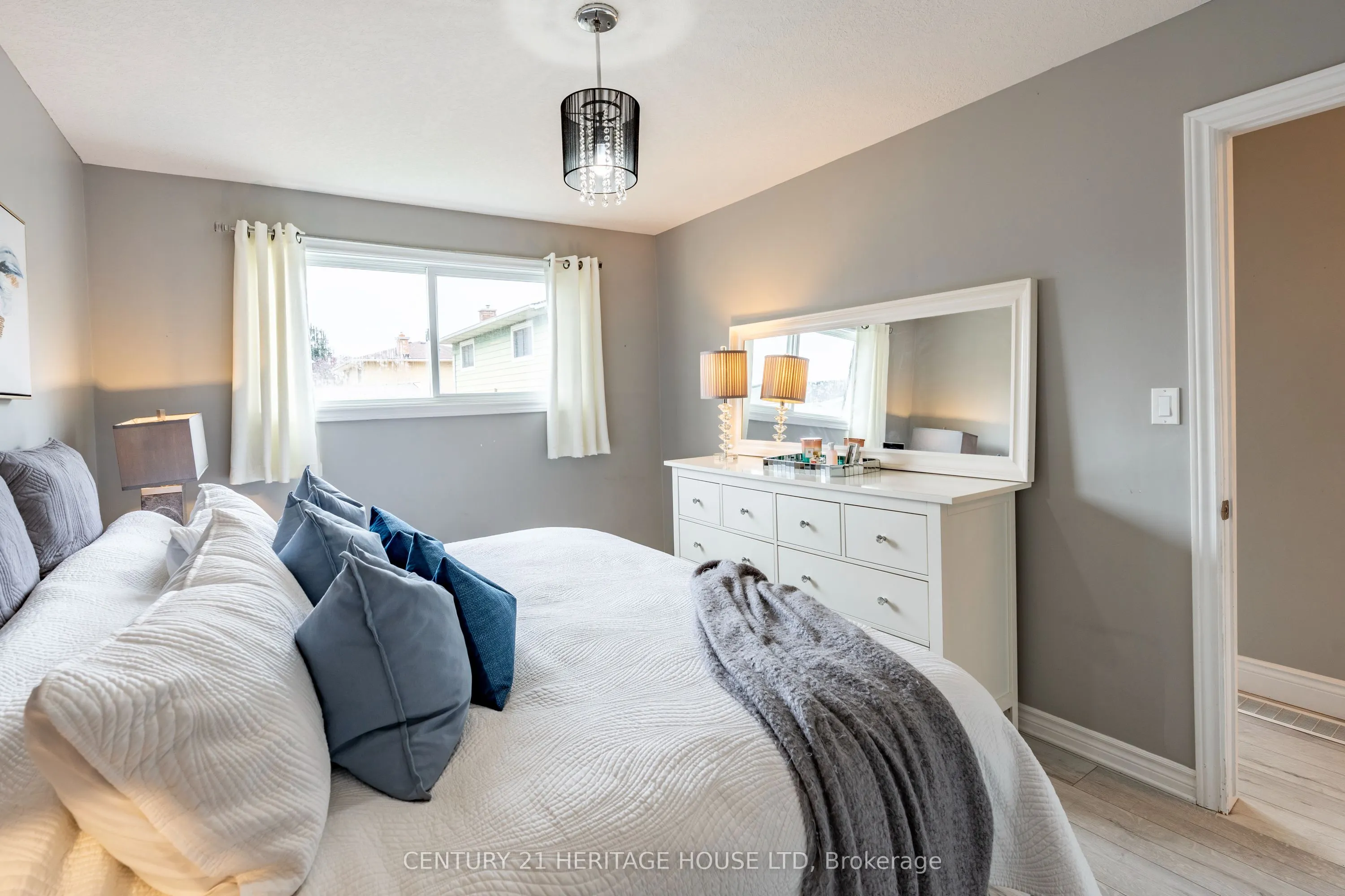5 Beechwood Avenue