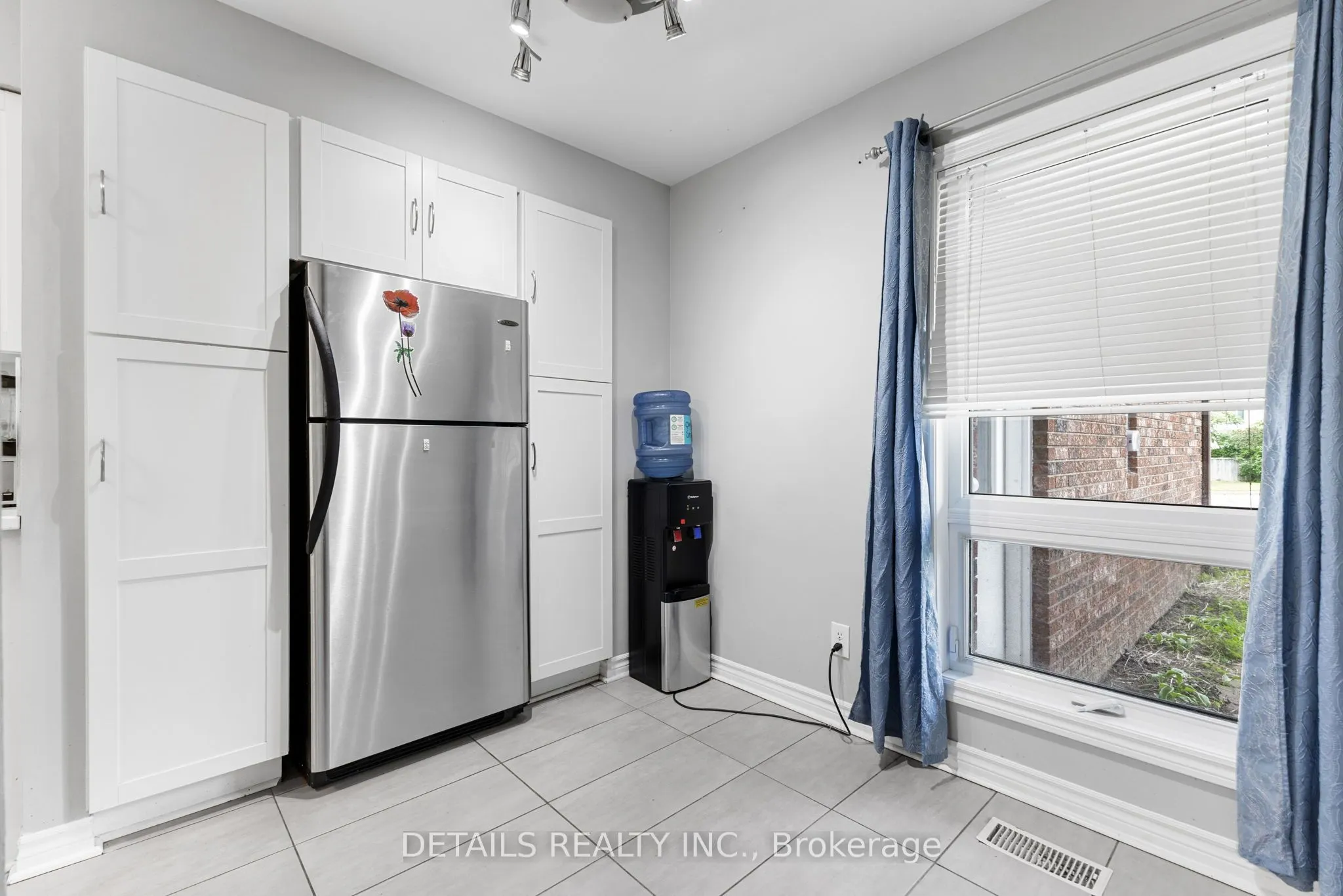1401 Coulter Place