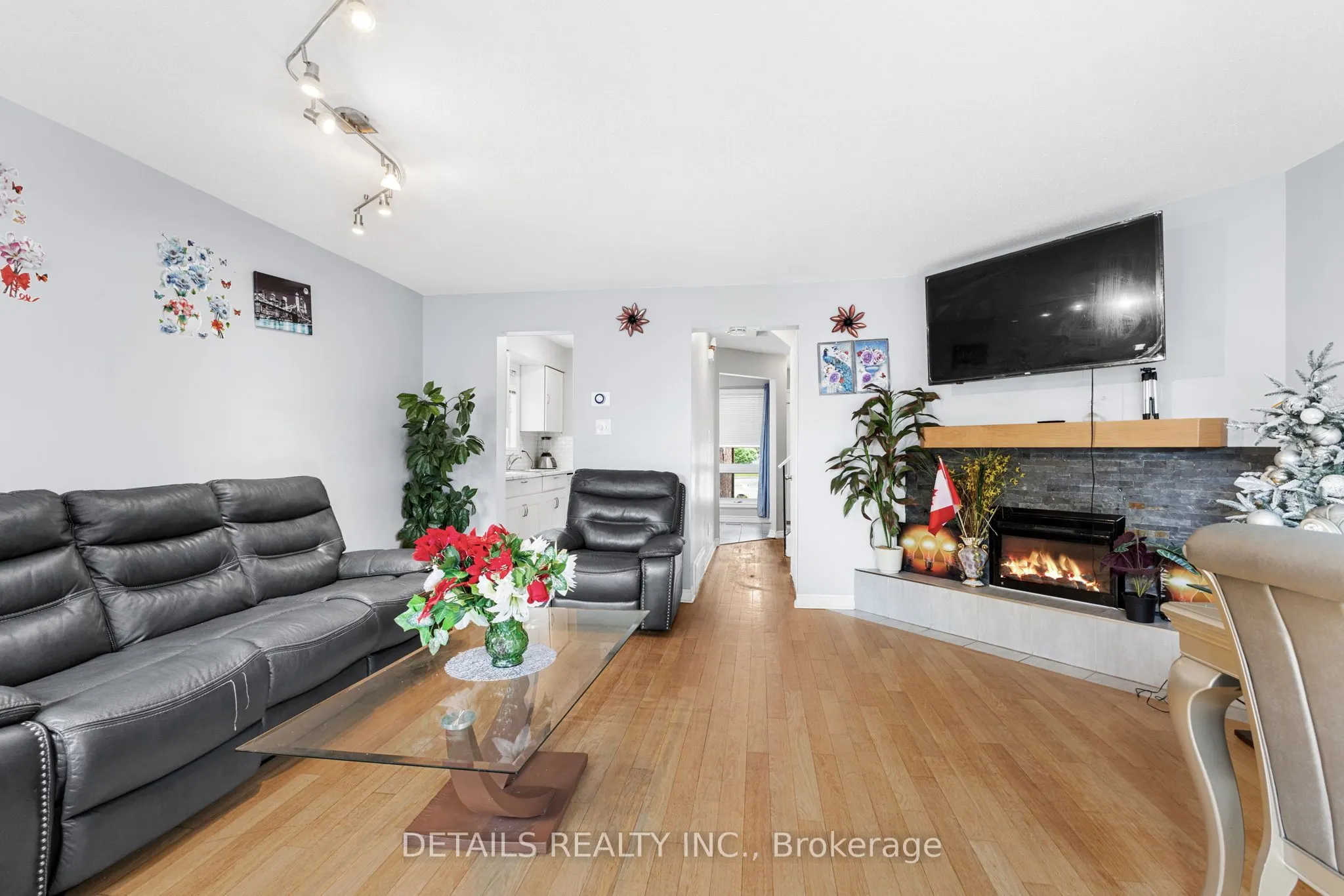 1401 Coulter Place
