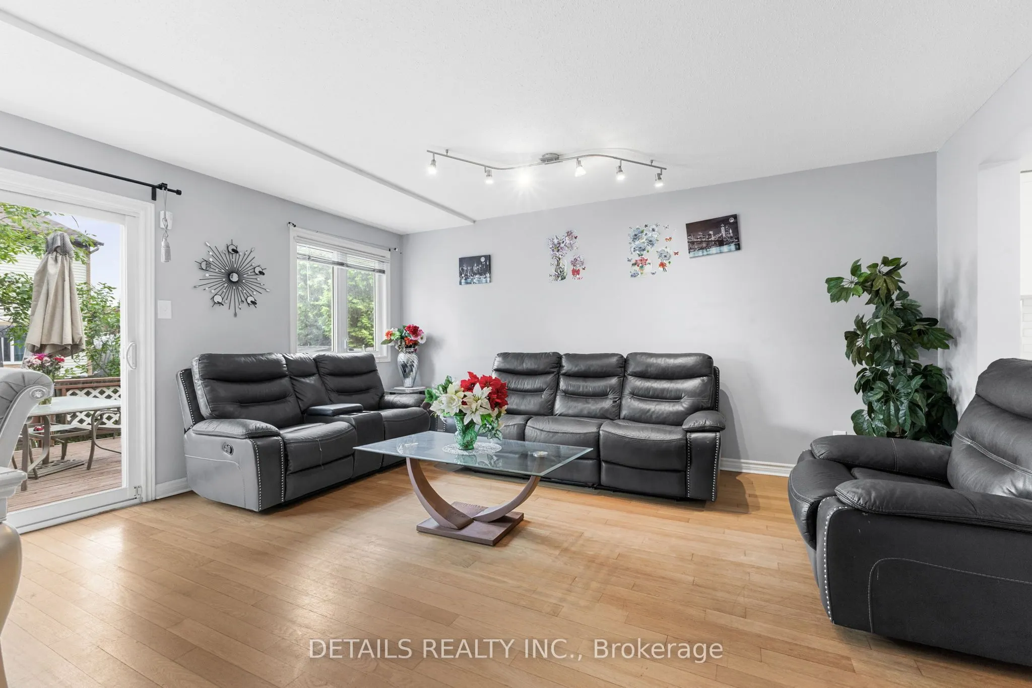 1401 Coulter Place