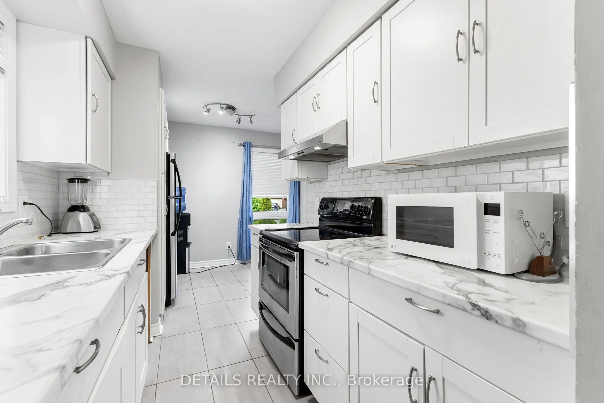 1401 Coulter Place