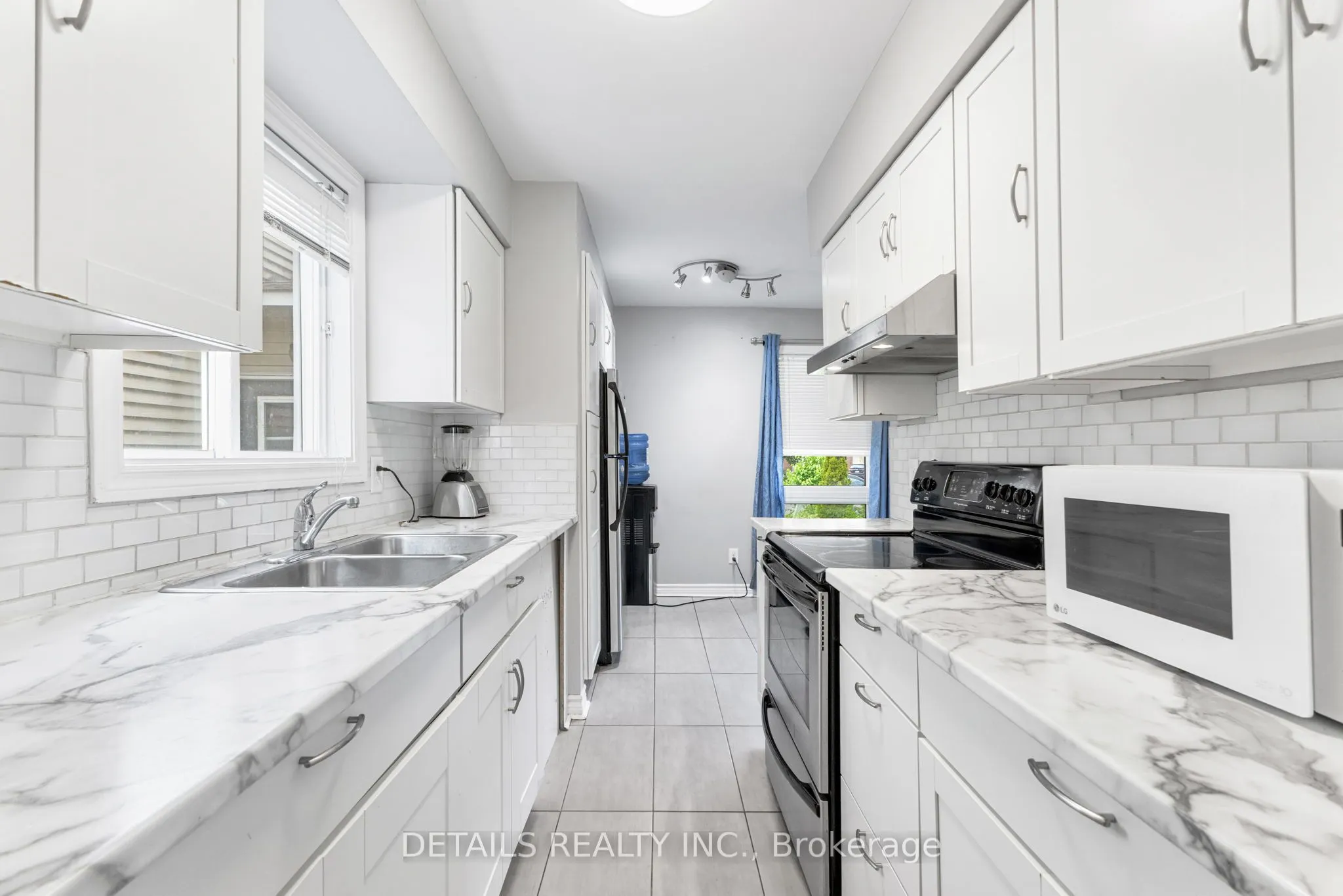 1401 Coulter Place