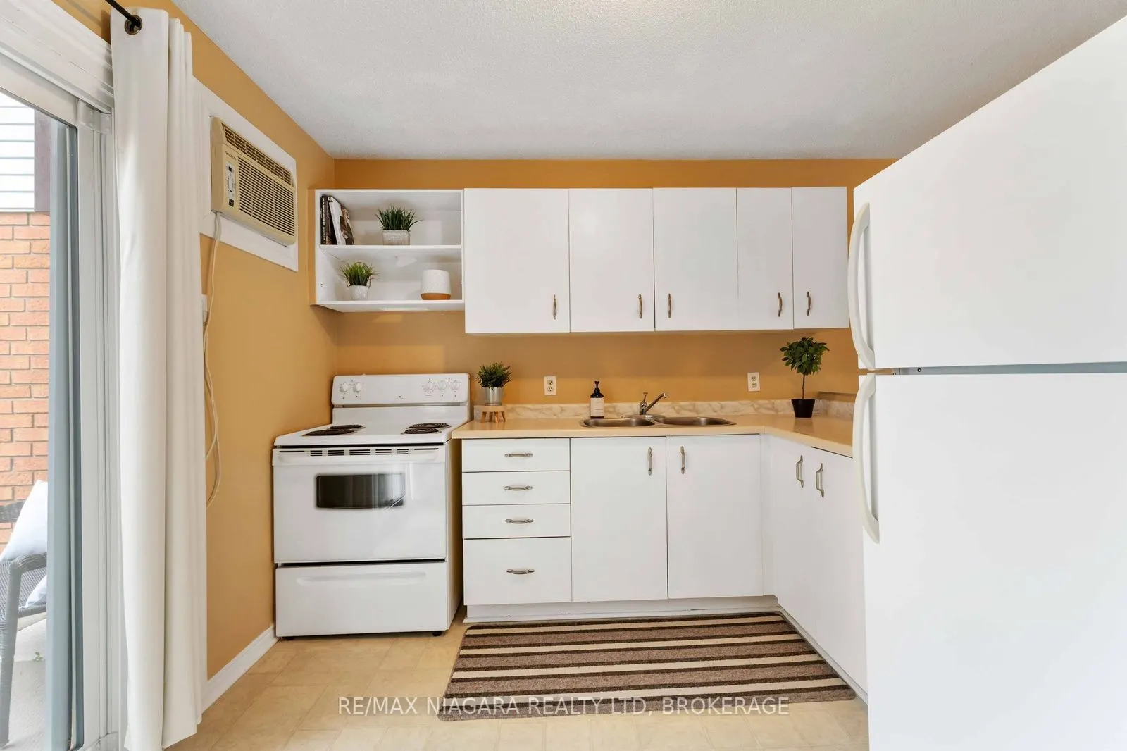 35 NOVA Crescent, #7