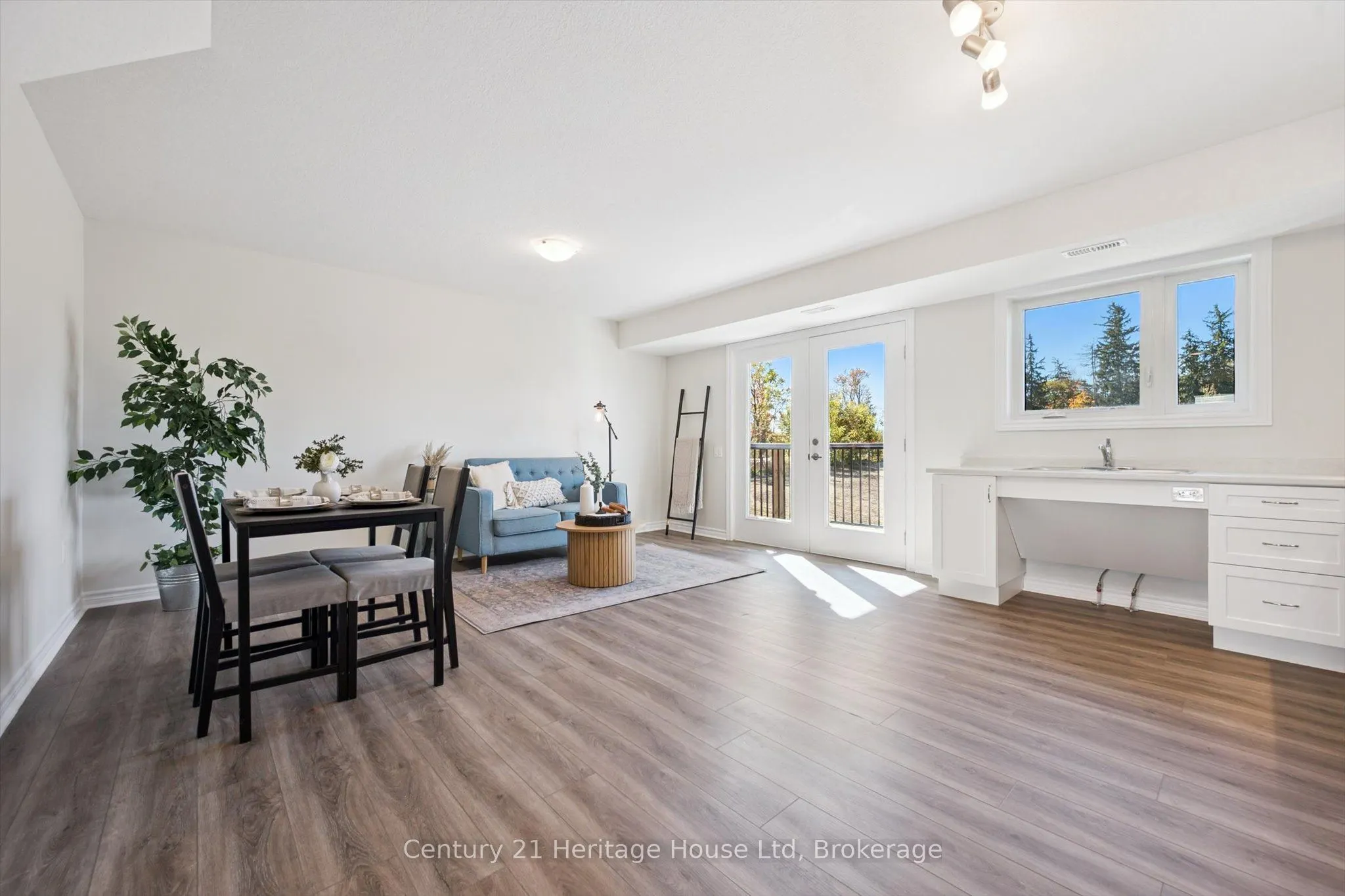 465 Garafraxa Street W, #6