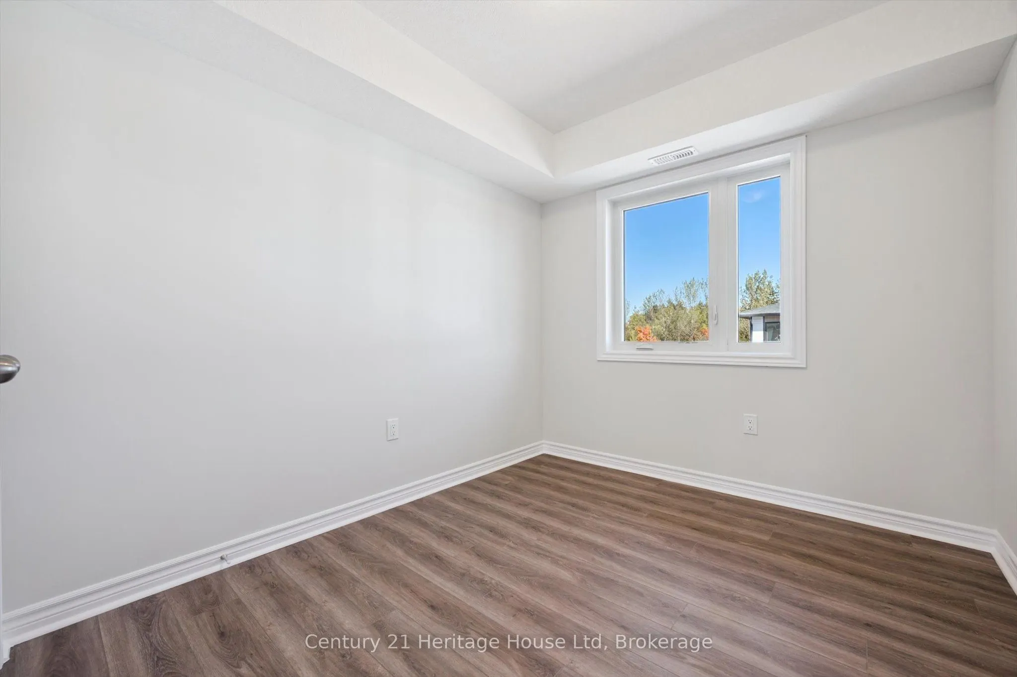 465 Garafraxa Street W, #6